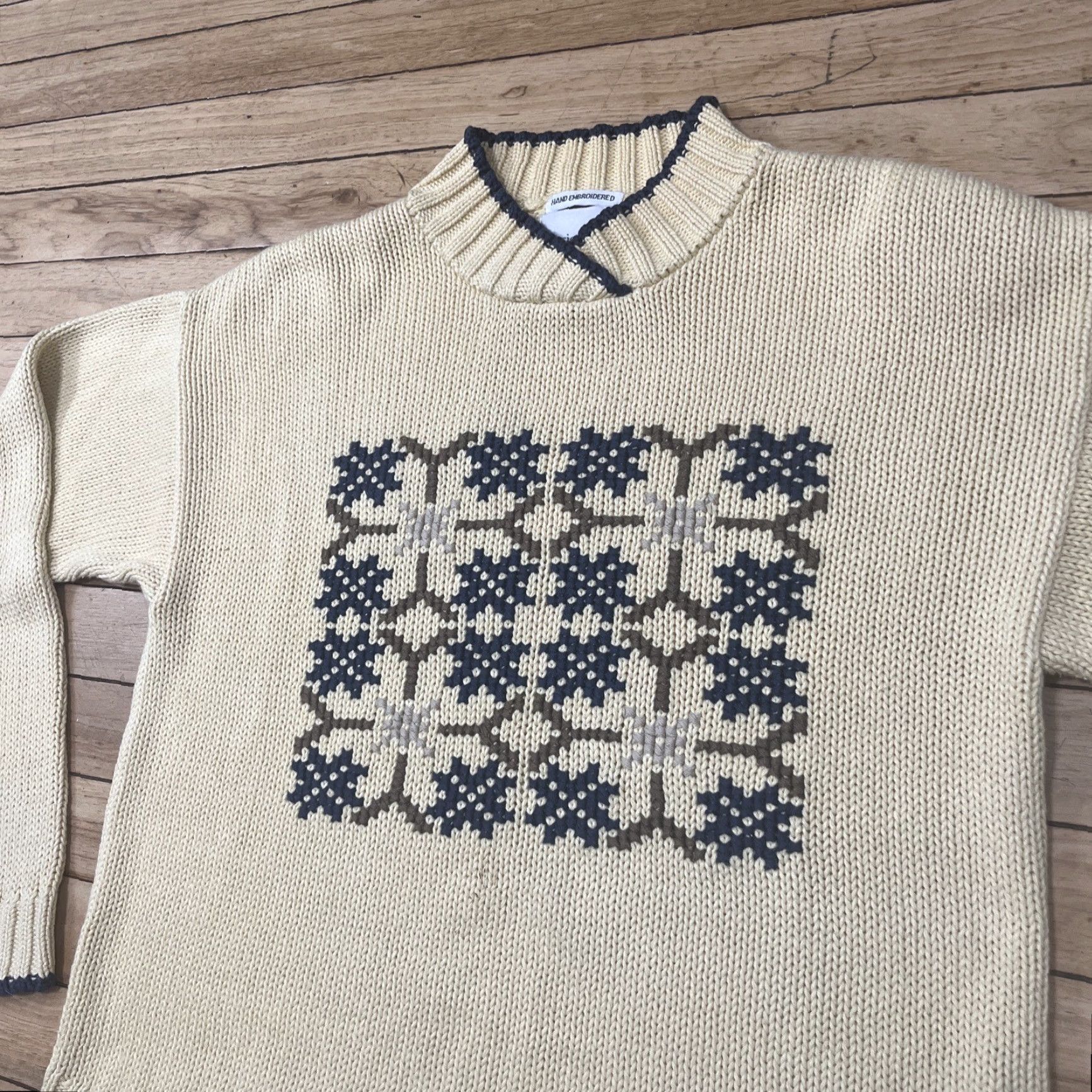 Vintage VINTAGE CHRISTOPHER & BANKS Sweater Women S Pullover Knit 90s Hand Embroidered Snowflake Shawl Neck Yellow Holiday Winter Cabin Snowflake Womens Size S / US 4 / IT 40 - 3 Thumbnail