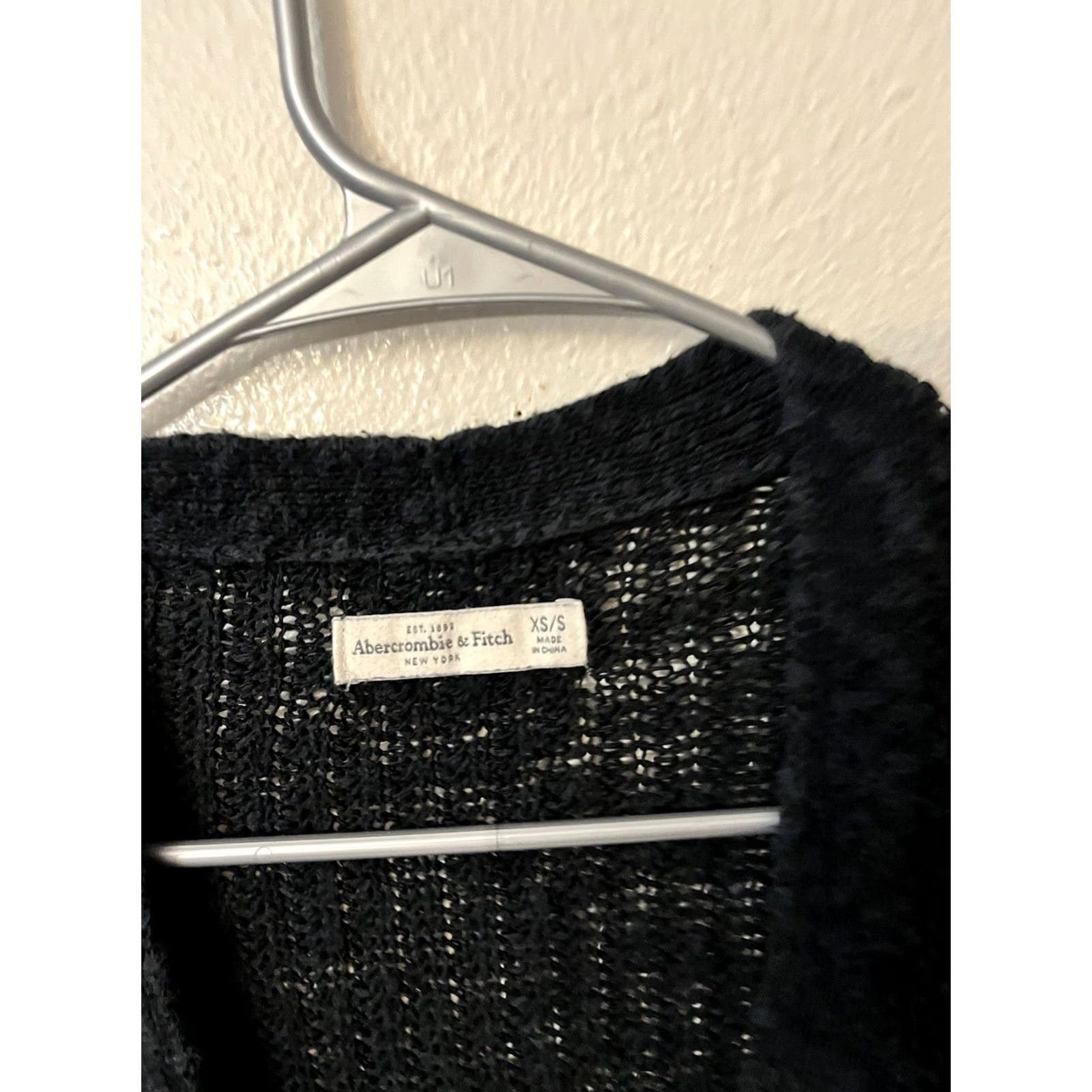 Abercrombie & Fitch Abercrombie & Fitch Black Knit Cardigan Sweater V-Neck Button Women's XS/S Cardigan Size XS / US 0-2 / IT 36-38 - 3 Thumbnail