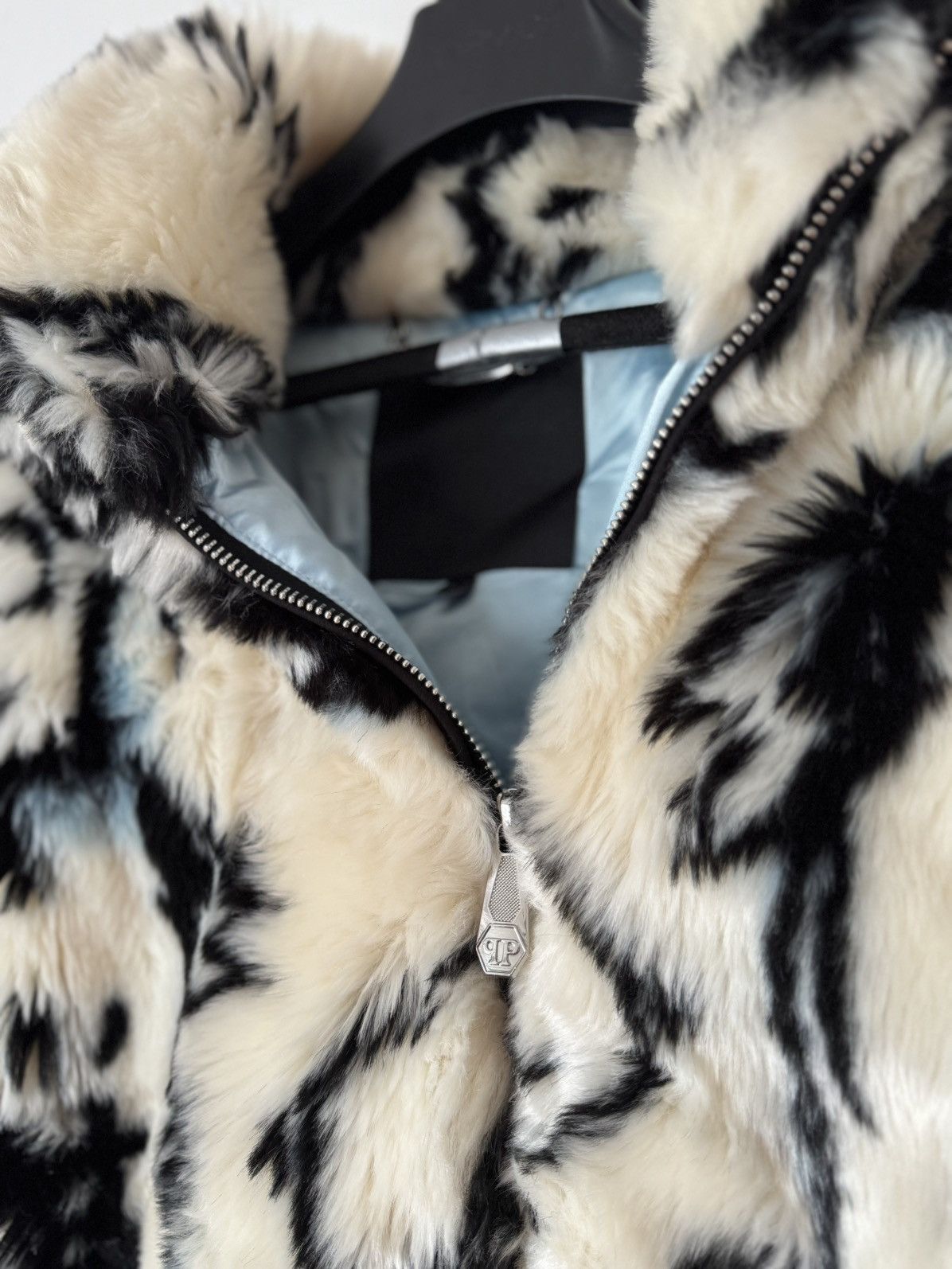 Philipp Plein Philip Plein Faux Fur Vegan Fur Zip Jacket Oversizing Size S / US 4 / IT 40 - 5 Thumbnail