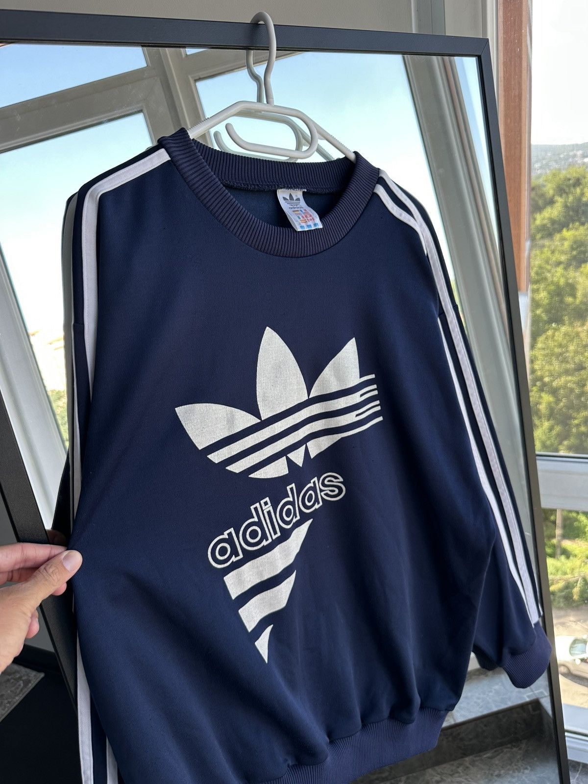 Adidas Vintage Adidas Originals Trefoil Big Logo Sweatshirt Navy Size US M / EU 48-50 / 2 - 7 Thumbnail