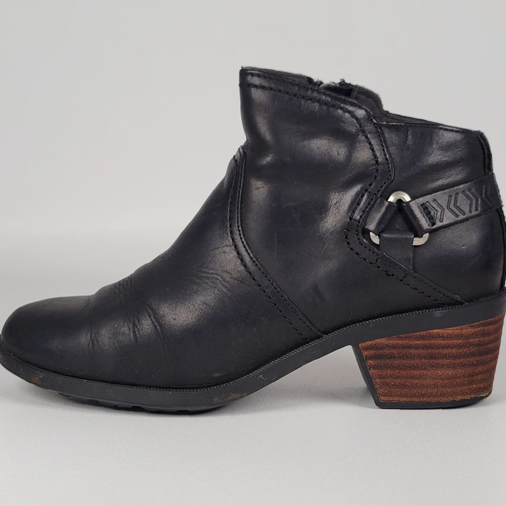 Teva Teva Women's Foxy Black Leather Side Zip Ankle Boots Bootie, Booties, Casual, Travel, Workwear, 9, US Size 9, Leather, Block Heel, Mid (2-2.9 in) Size US 9 / IT 39 - 7 Thumbnail