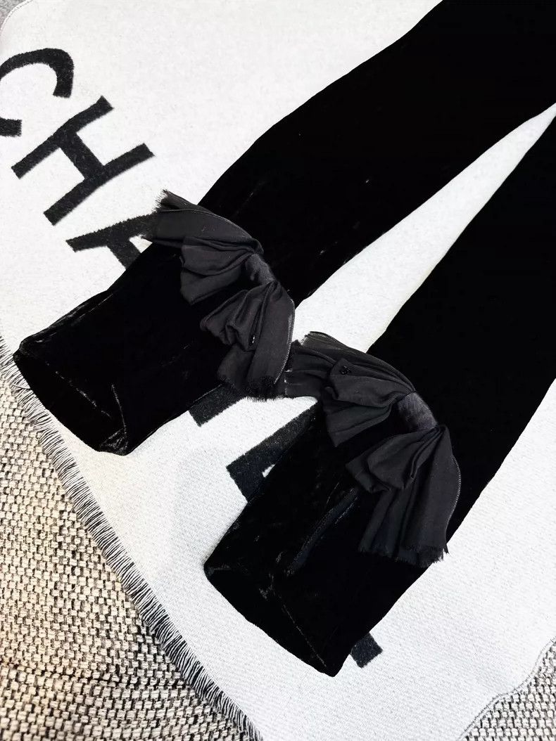 Chanel Chanel 21A Castle Series Black Velvet Bow Leggings Size 25" / US 0 / IT 36 - 6 Thumbnail