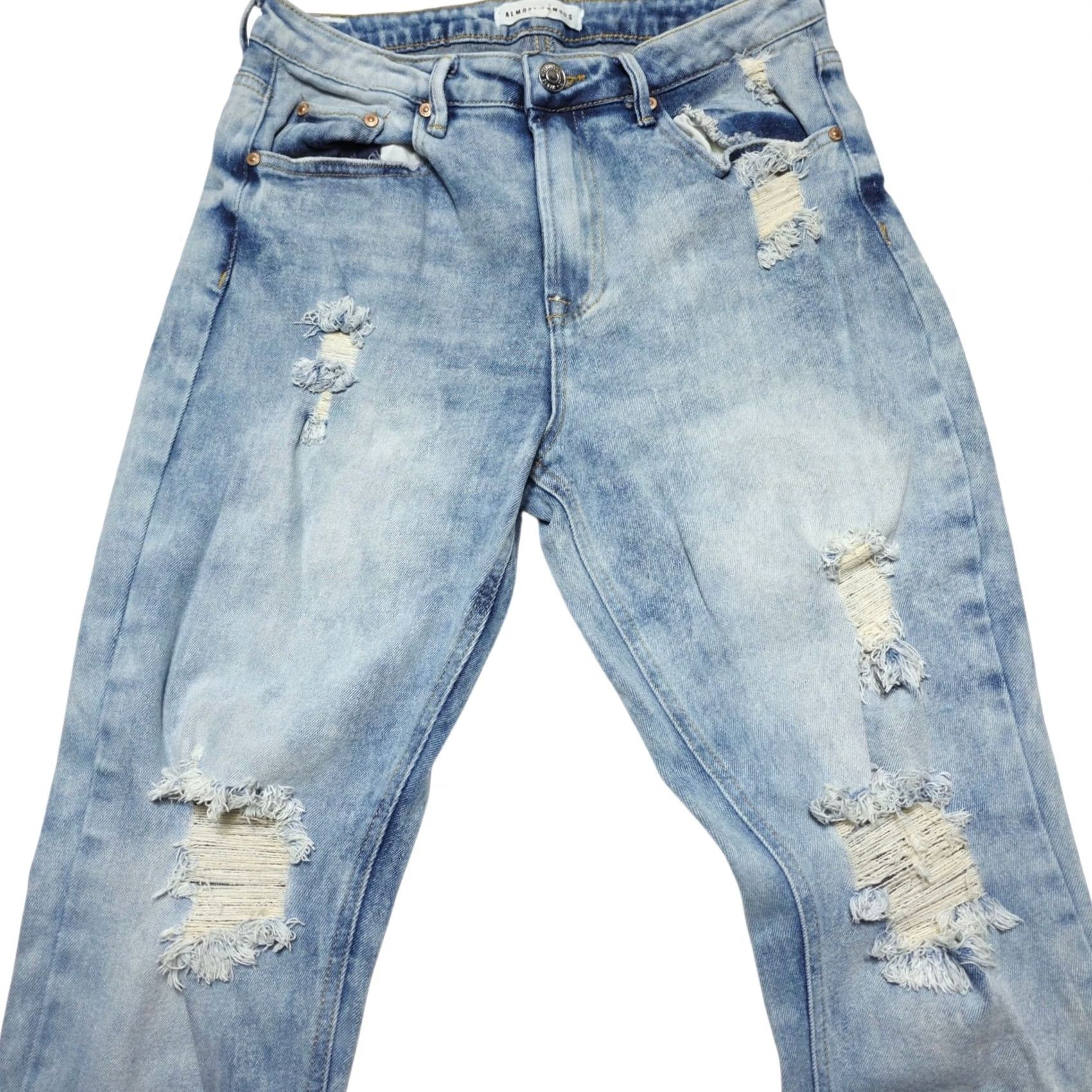 Almost Famous Almost Famous Jeans Women’s 28x27 Light Wash Distressed Raw Hem Size 28" / US 6 / IT 42 - 2 Thumbnail