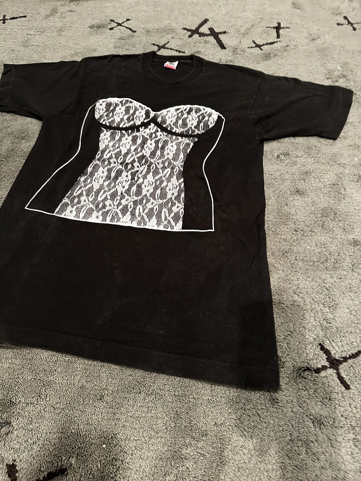 Band Tees × Vintage Vintage “Shannon’s Deal” Corset Lace Print Tee Shirt Size US L / EU 52-54 / 3 - 3 Thumbnail
