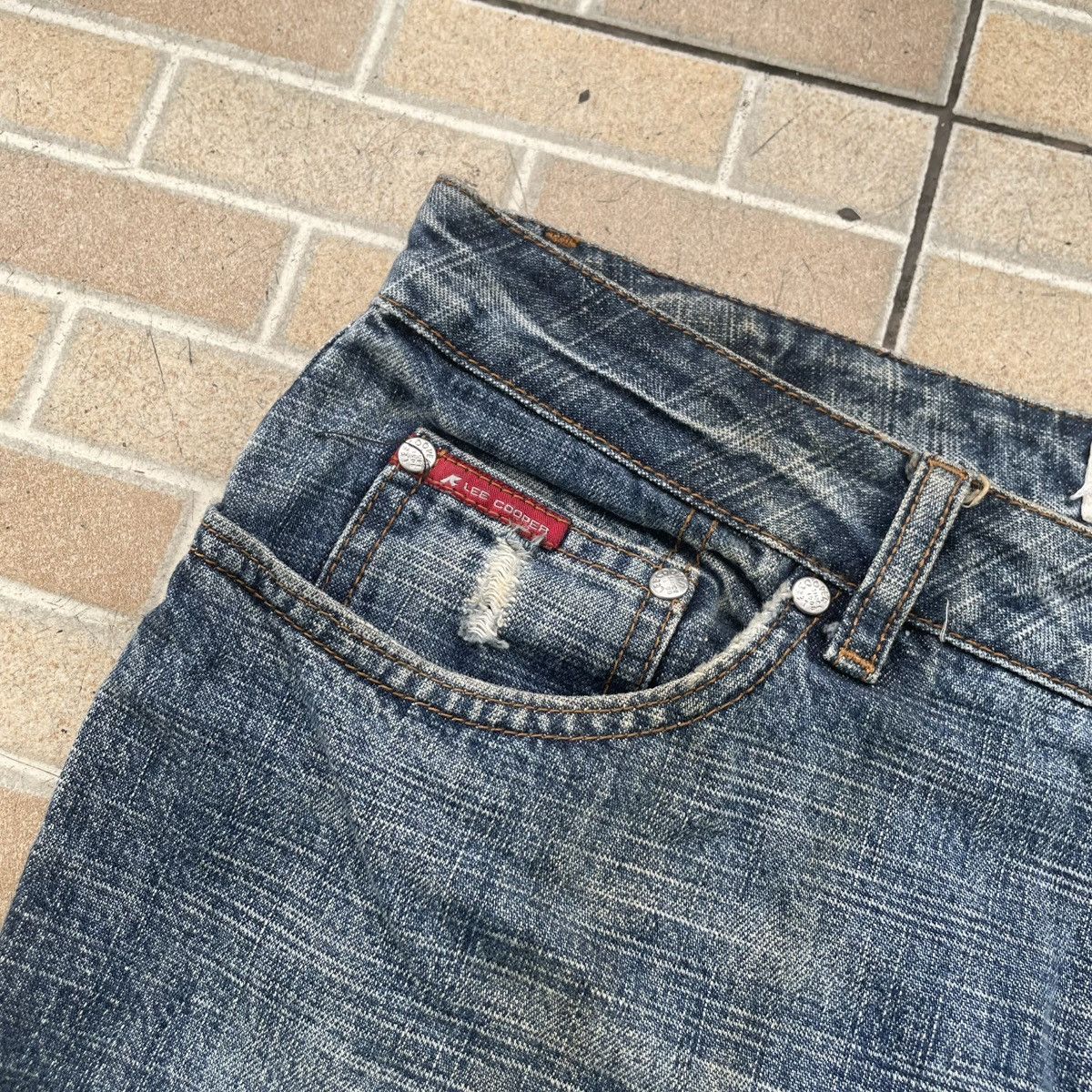 If Six Was Nine Y2K Lee Cooper Bootcut Flare Distressed Mud Washed Jeans Size US 32 / EU 48 - 3 Thumbnail