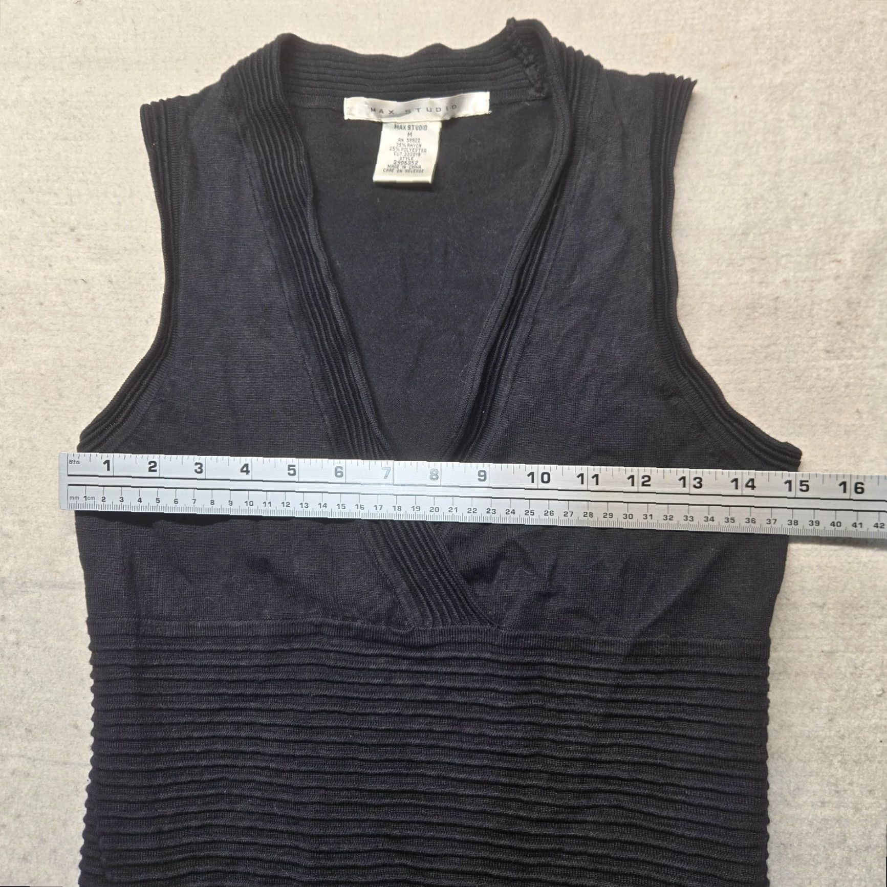 Vintage VINTAGE Max Studio Solid Black Sweater Dress Sleeveless Adult Women's Size M Medium Formal Size M / US 6-8 / IT 42-44 - 5 Thumbnail
