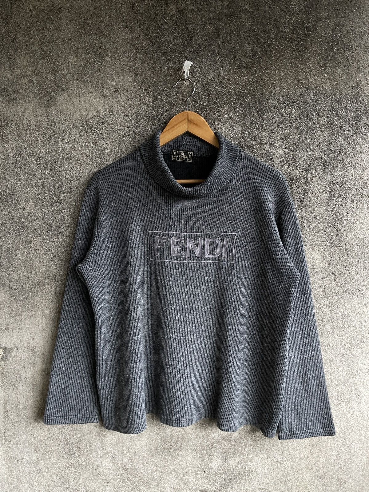 Fendi Vintage 90s🔥FENDI🔥Embroidered Logo Turtle Neck L/S Tee Size US M / EU 48-50 / 2 - 2 Thumbnail
