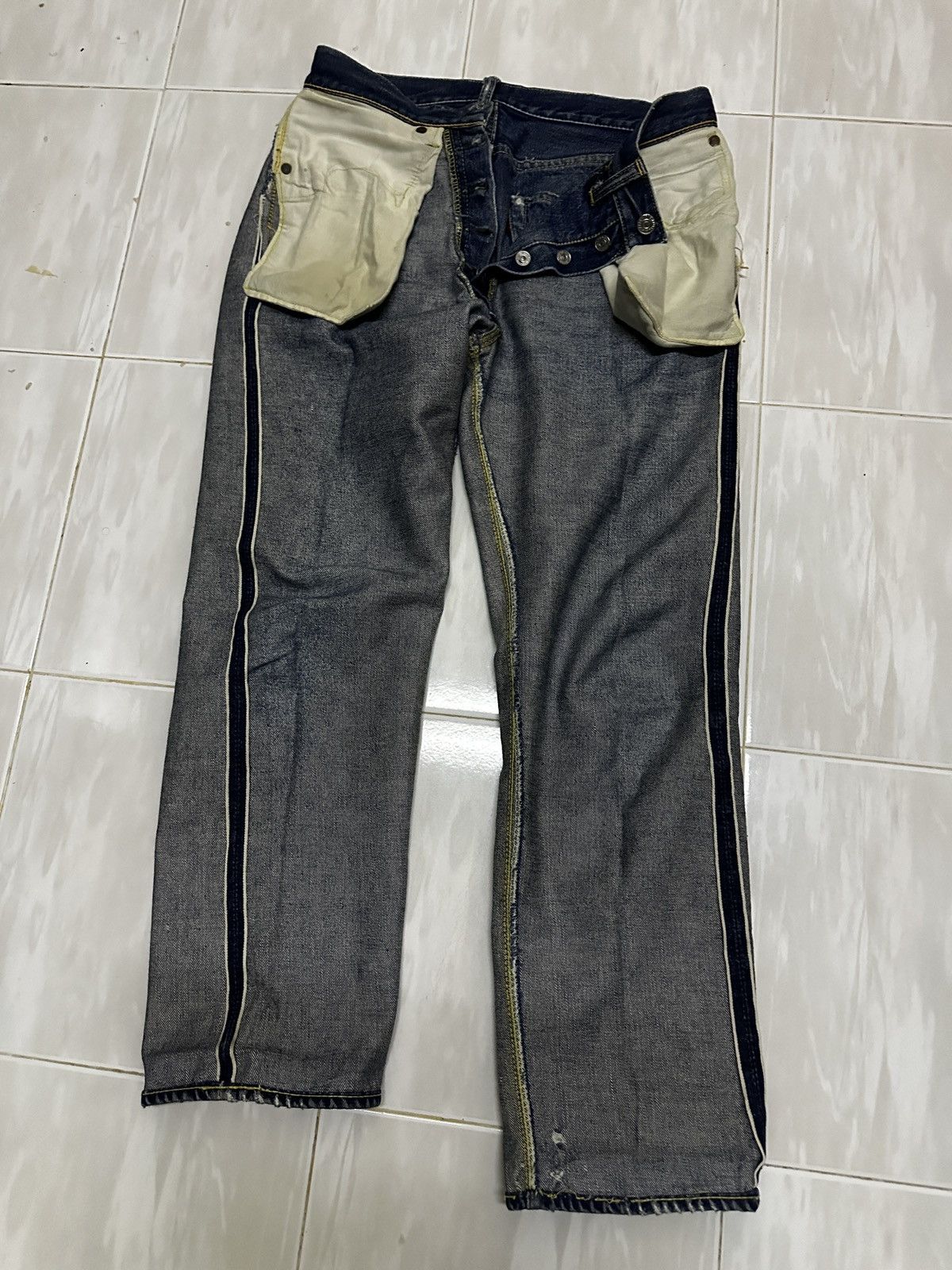Levi's SOLD SOLD SOLD!! Vintage Levis big e 501 hidden rivet 1950’s Size US 31 - 13 Thumbnail
