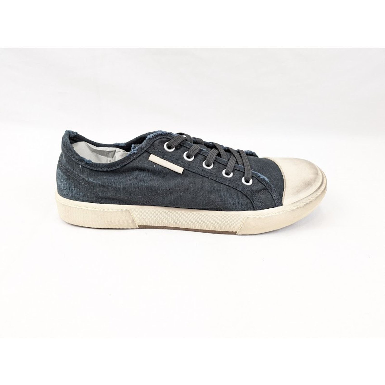 o1rshd1 Paris Low-Top Sneakers in Black/White