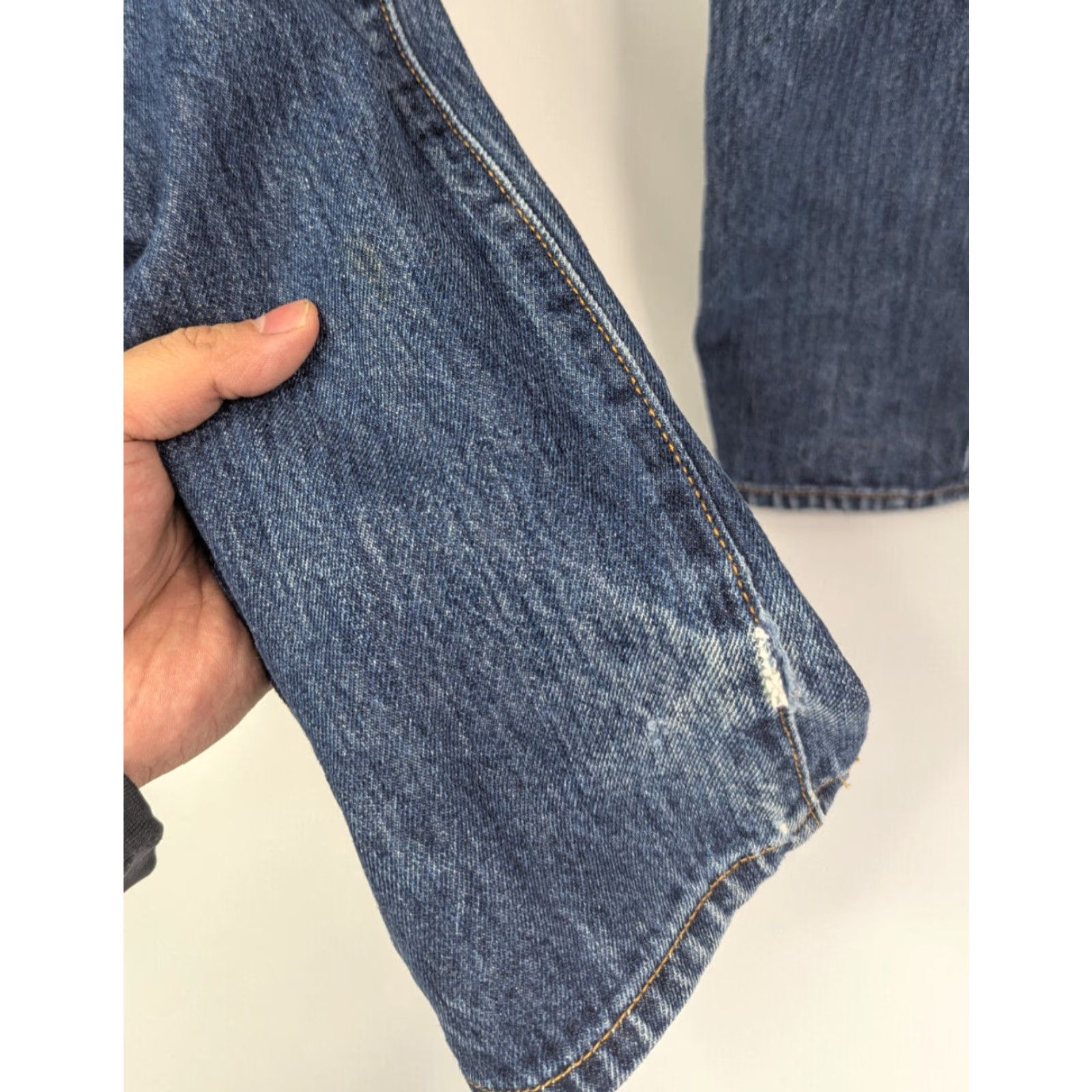 Levi's VINTAGE Levis Button Fly 501 Jeans Mens 28 Regular Denim Blue Cotton 100% Straight Fit Inseam 33 in 501 Series Size US 28 / EU 44 - 4 Thumbnail