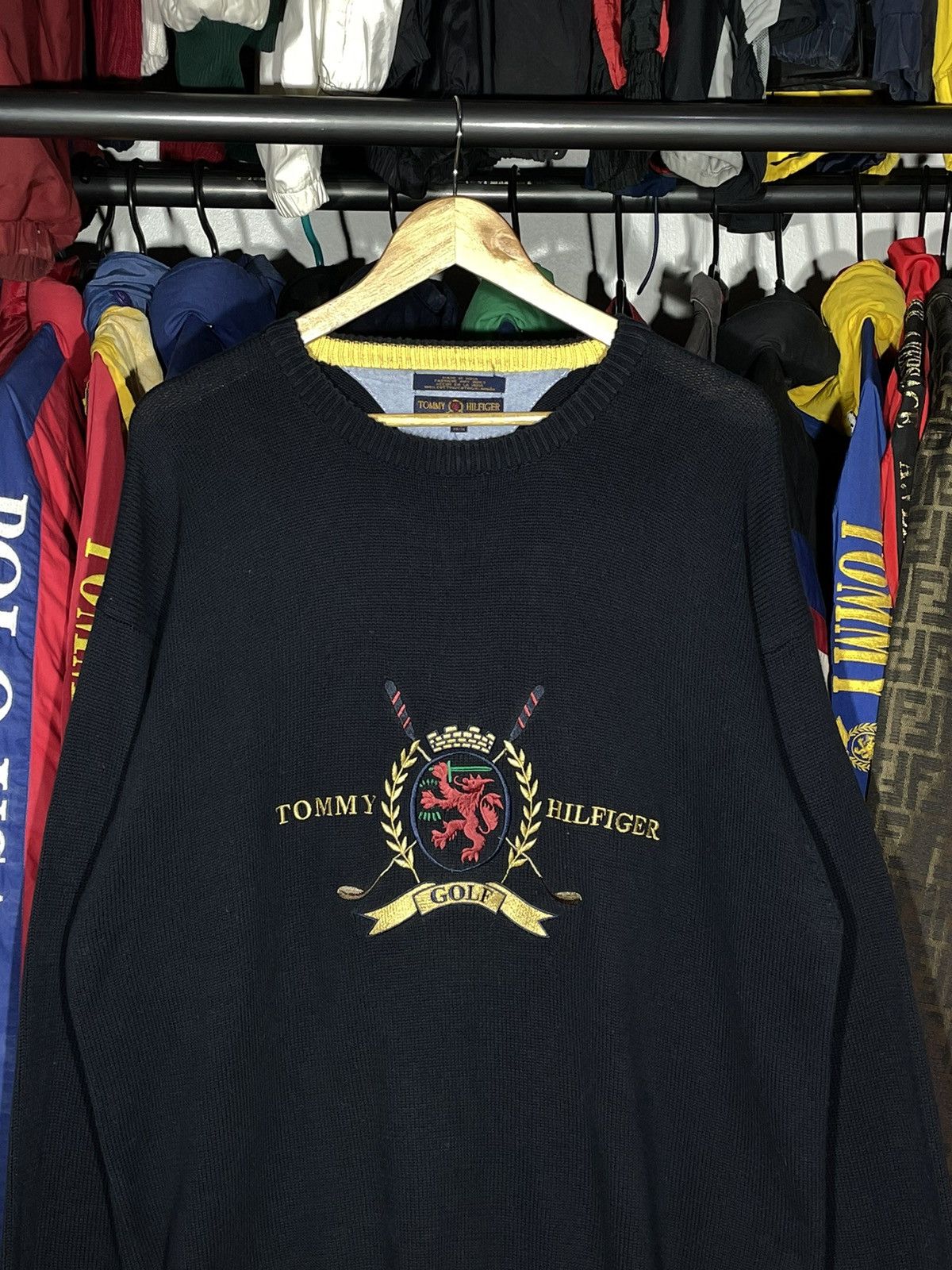 Tommy Hilfiger Sweater Tommy Hilfiger Crest 90’s Vintage Size US XL / EU 56 / 4 - 2 Thumbnail