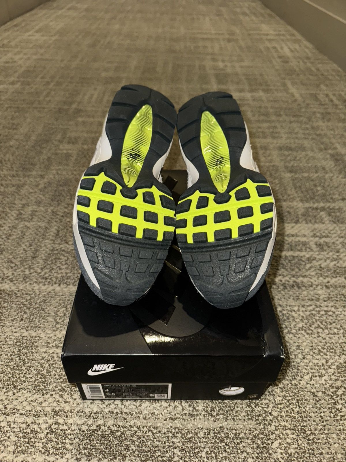 MoMA × Nike Nike Air Max 95 Reverse Neon Moma Exclusive Sz 5.5 30th Anni Size US 5.5 / IT 35.5 - 5 Thumbnail