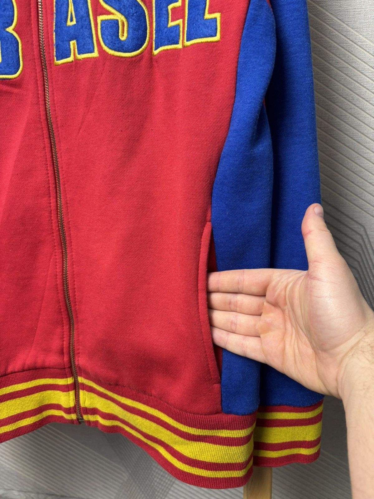 Vintage Vintage FC Basel 1893 Streetwear Zip Hoodie Size US M / EU 48-50 / 2 - 7 Thumbnail