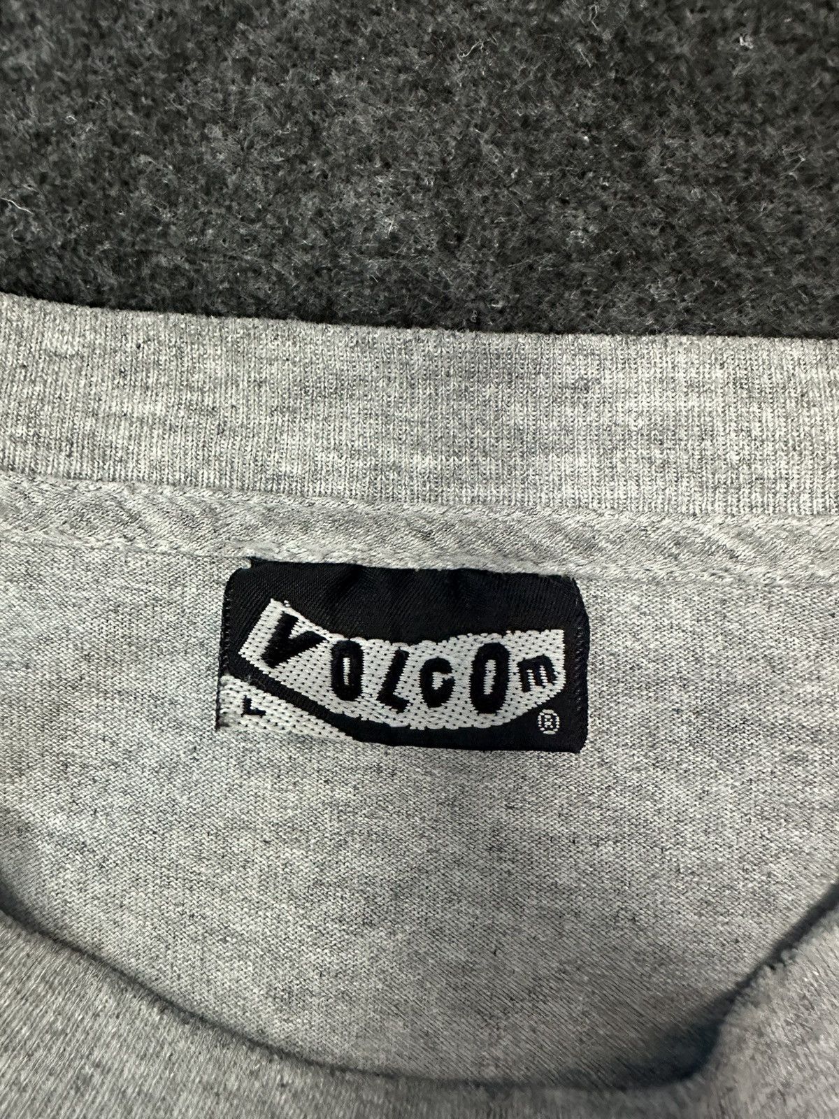 Volcom Volcom Center Vintage Made In Usa Tshirt A479 Size US L / EU 52-54 / 3 - 12 Thumbnail