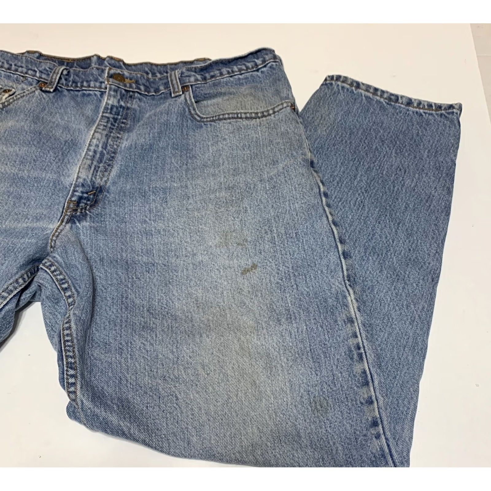 Levi's VINTAGE Levi's 550 Jeans Mens 36x30 Relaxed Tapered Leg Distressed Grunge Blue Denim 500 Series Mens Size US 36 / EU 52 - 4 Thumbnail