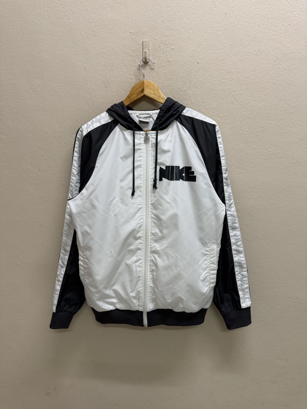 Nike VINTAGE Y2K NIKE BLOCK WINDBREAKER JACKET HODIE BOMBER STYLE Size US S / EU 44-46 / 1 - 16 Thumbnail