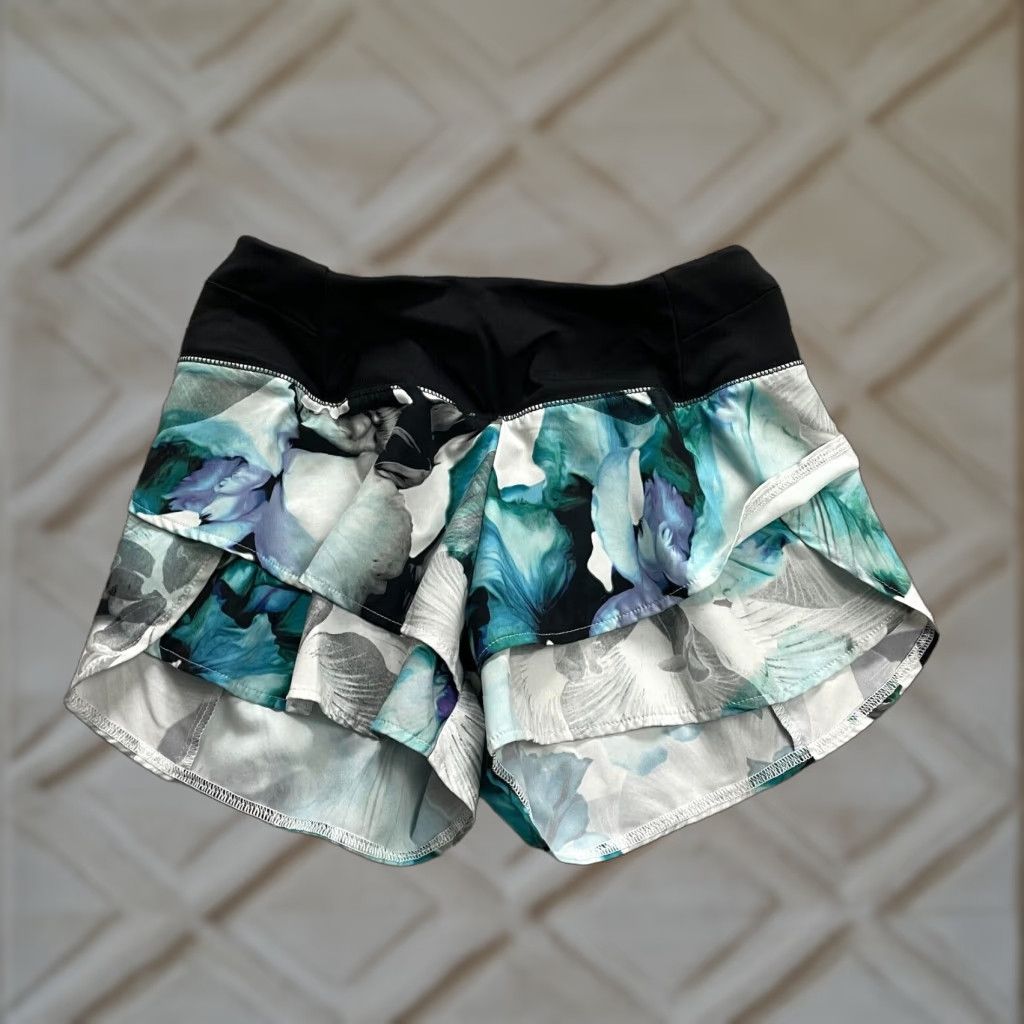 Vintage Calla By Carrie Underwood Active Shorts Womens XS Multi Floral Athletic Gym 26x3 Size 26" / US 2 / IT 38 - 1 Thumbnail