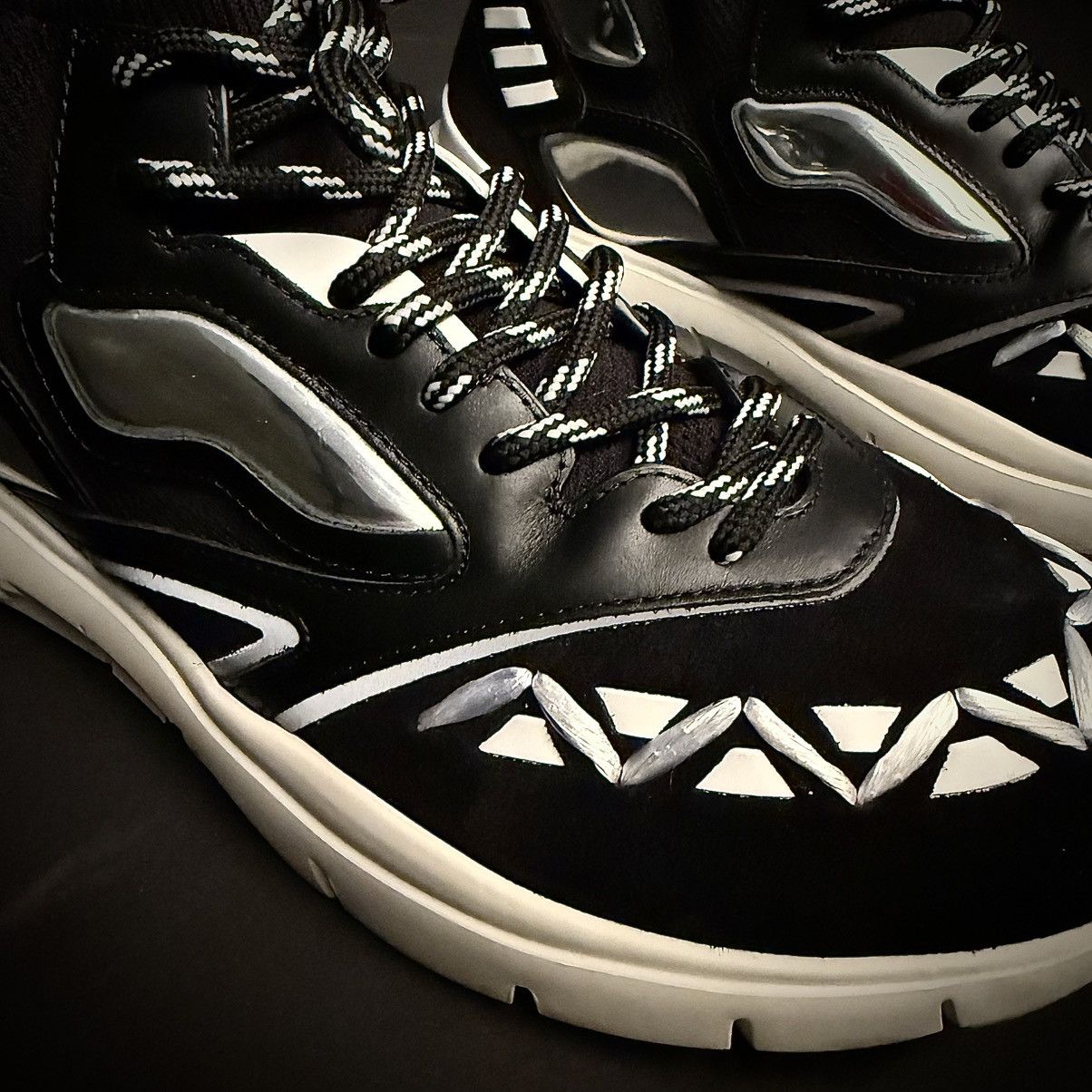 Valentino Valentino heroes reflex Size US 12 / EU 45 - 2 Thumbnail