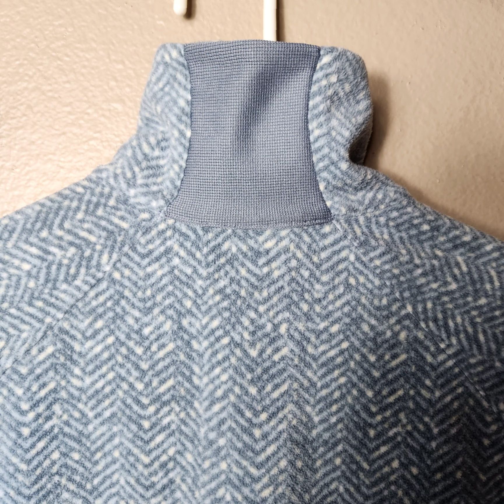 Vintage Columbia Arctic Air Slate Blue Chevron Printed Fleece 1/2 Zip Pullover - Size S - Women - 1/2 Zip Pullover - Outdoor Activewear Hoodie Sweatshirt Size S / US 4 / IT 40 - 4 Thumbnail