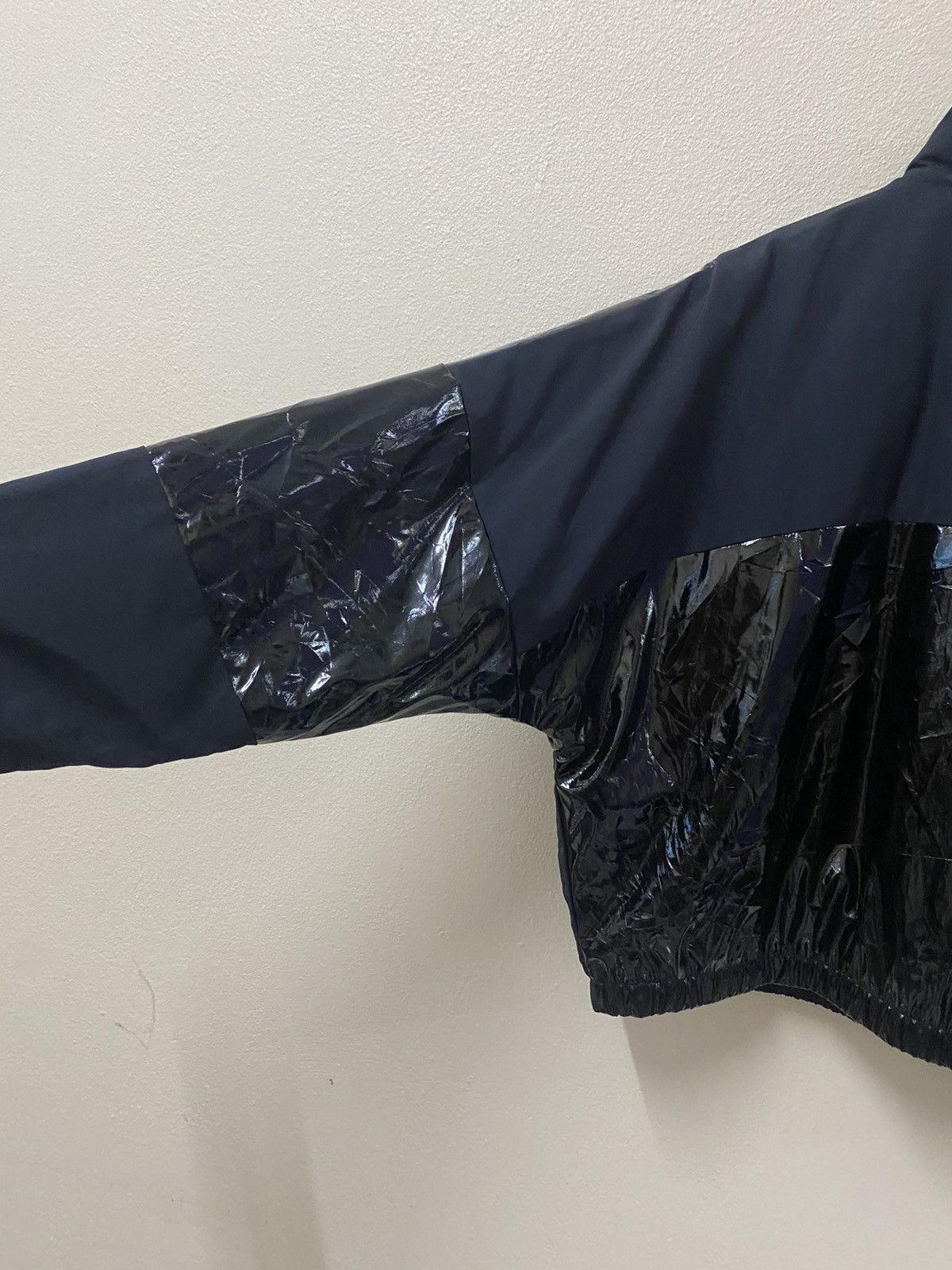 Nike Nike Black Puffer Jacket Glossy Panel Nylon Size S / US 4 / IT 40 - 5 Thumbnail