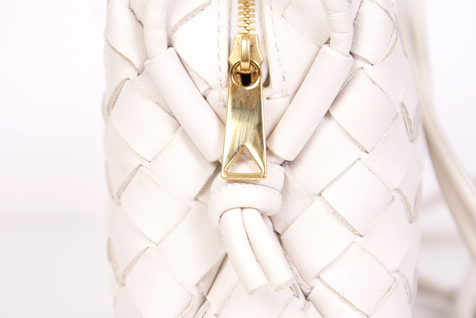 Bottega Veneta Bottega Veneta Leather Mini Loop Camera Shoulder Bag White Size ONE SIZE - 7 Thumbnail