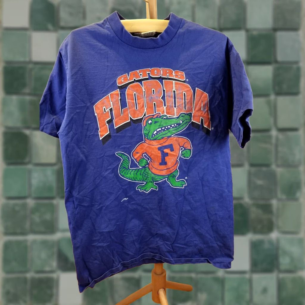 Vintage VINTAGE 90' FLORIDA UNIVERSITY GATORS FOOTBALL SINGLE STITCH T-SHIRT XXLARGE Mens Size US XXL / EU 58 / 5 - 1 Thumbnail