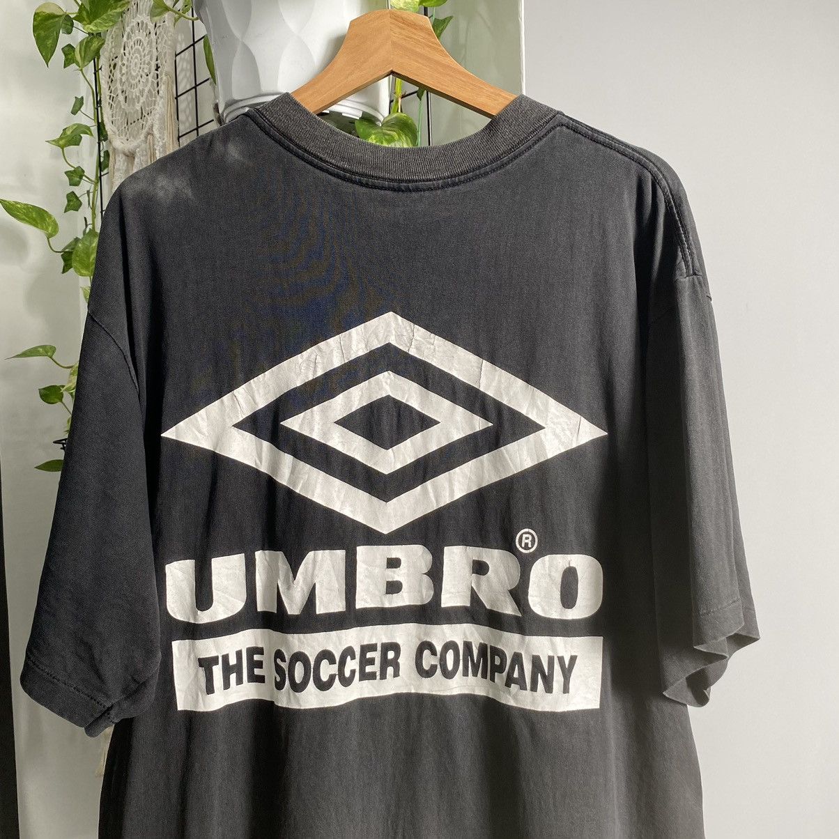 Umbro 💥SICK💥THRASHED Faded Vintage 90s Umbro ERD OASIS TSHIRT Size US L / EU 52-54 / 3 - 2 Thumbnail