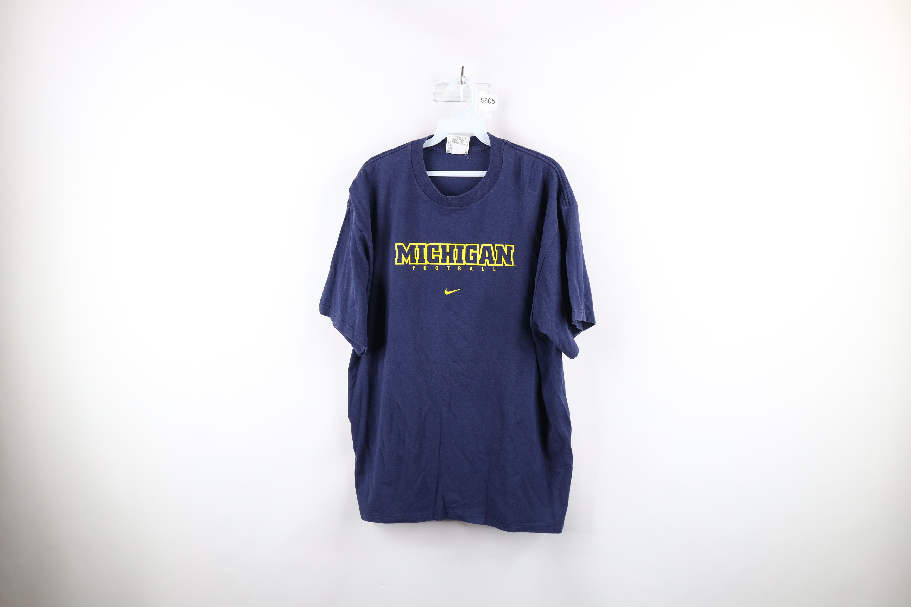 Nike Vintage Nike Swoosh University of Michigan Football T-Shirt Size US L / EU 52-54 / 3 - 1 Thumbnail