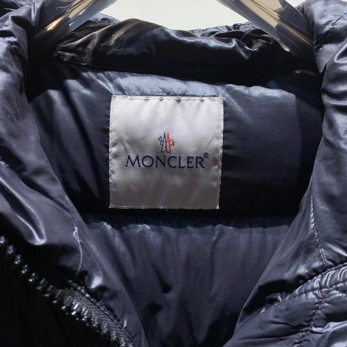 Moncler Moncler suyen side logo down jacket women's size 1 like new Size S / US 4 / IT 40 - 2 Thumbnail