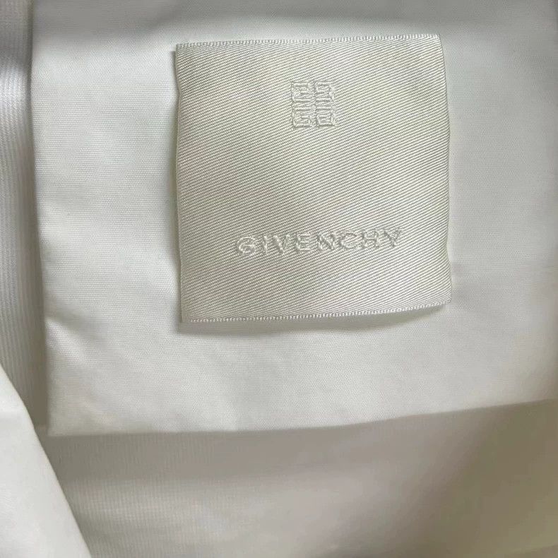Givenchy Givenchy Size50 White Windbreaker, a model sold for 17932 Size US M / EU 48-50 / 2 - 5 Thumbnail