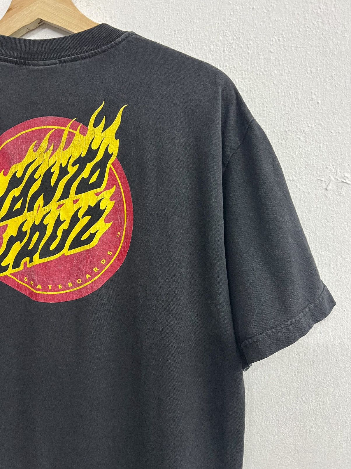 Hook-Ups × Santa Cruz Skateboards × Vintage Vintage Y2K Santa Cruz Skateboard Flame Tee Size US L / EU 52-54 / 3 - 10 Thumbnail