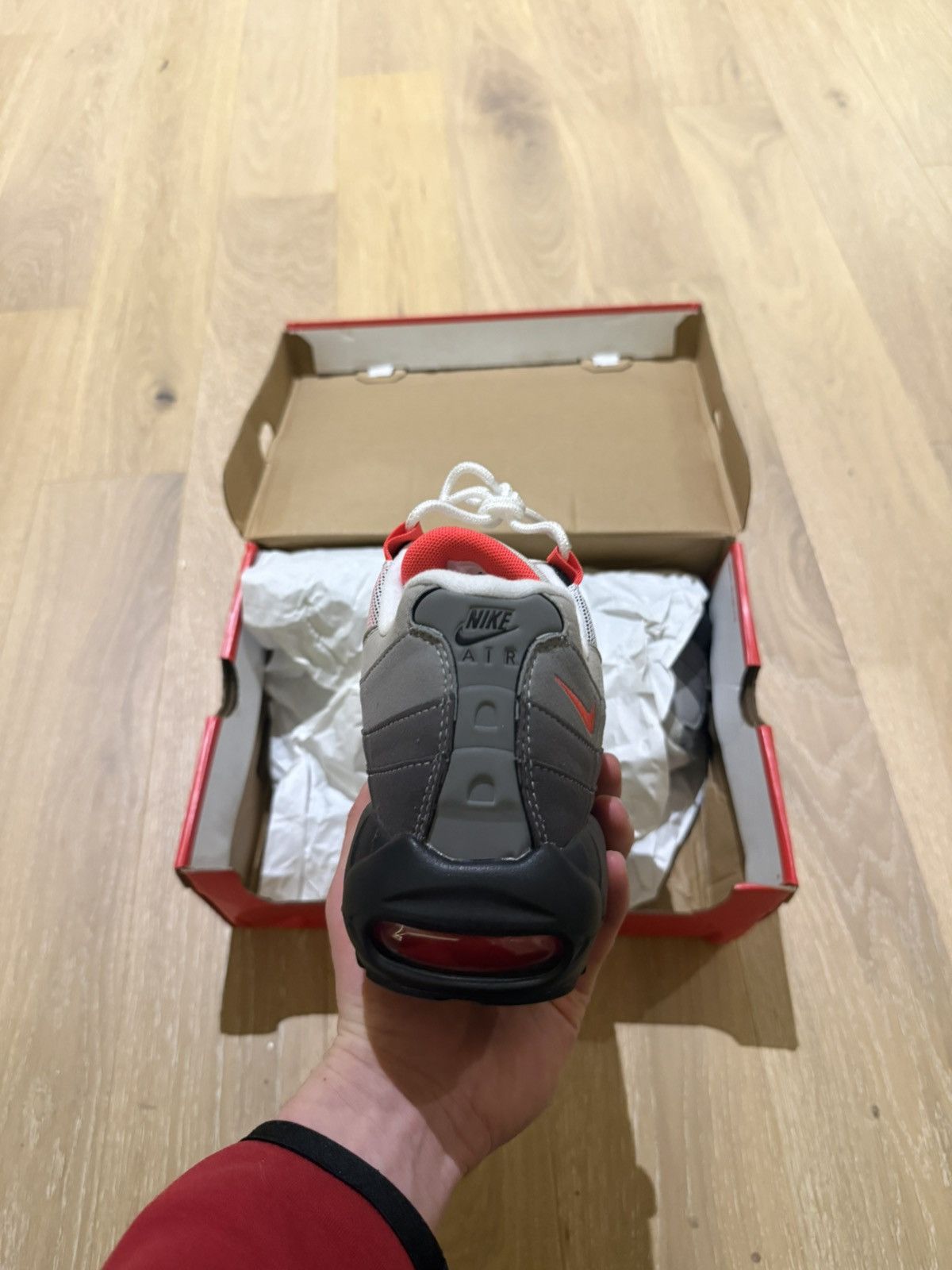 Nike Nike Air Max 95 Solar Red Size US 9 / EU 42 - 4 Thumbnail