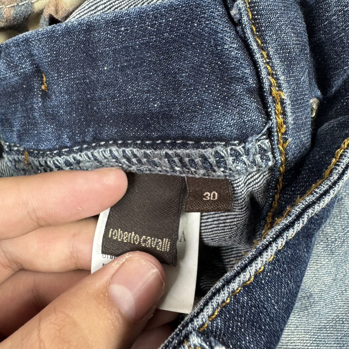 Roberto Cavalli × Vintage vintage 90s roberto cavalli short big logo justcavalli Size 30" / US 8 / IT 44 - 7 Thumbnail