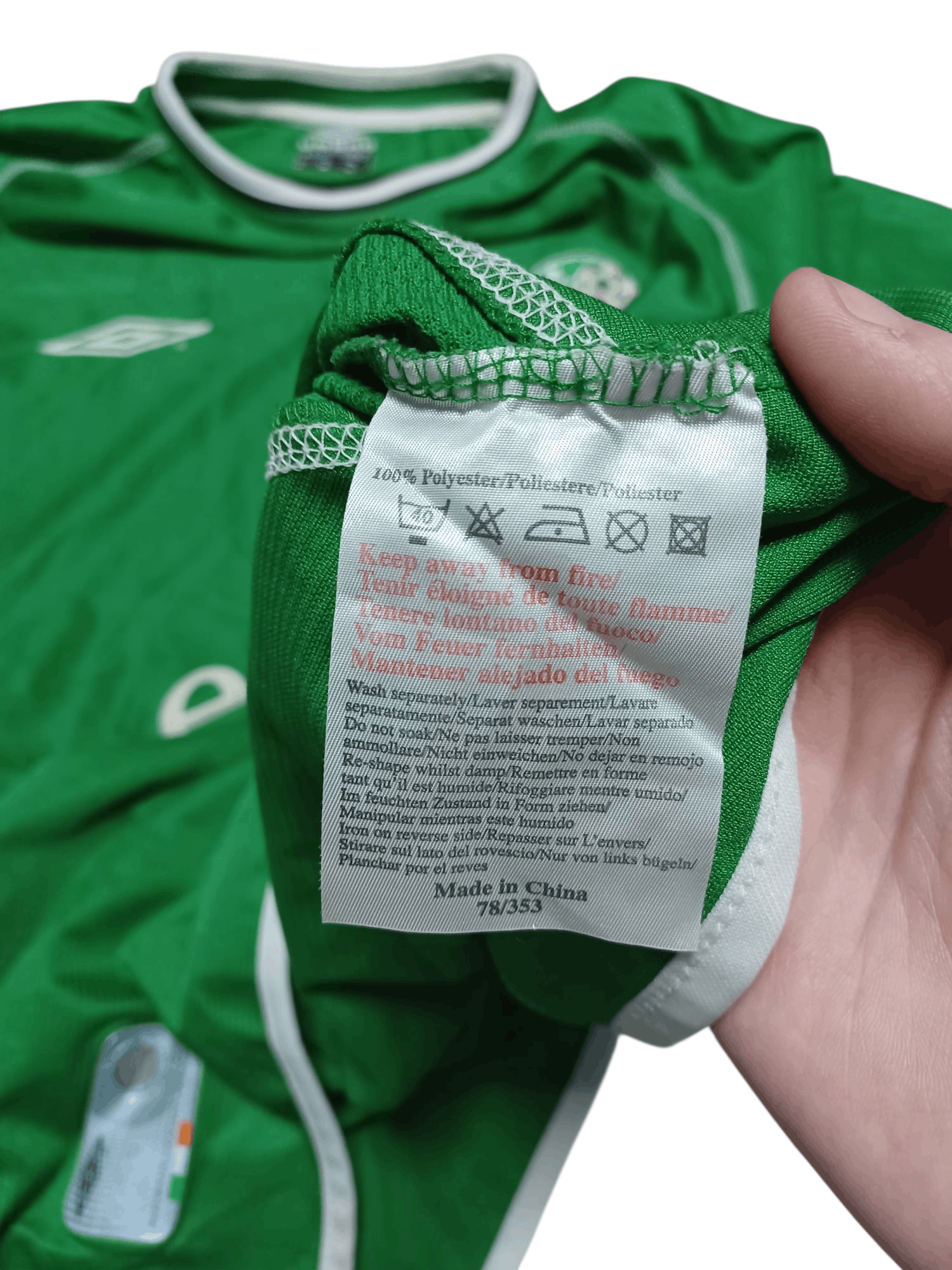 Umbro IRELAND UMBRO VINTAGE SOCCER FOOTBALL JERSEY Size US XL / EU 56 / 4 - 6 Thumbnail