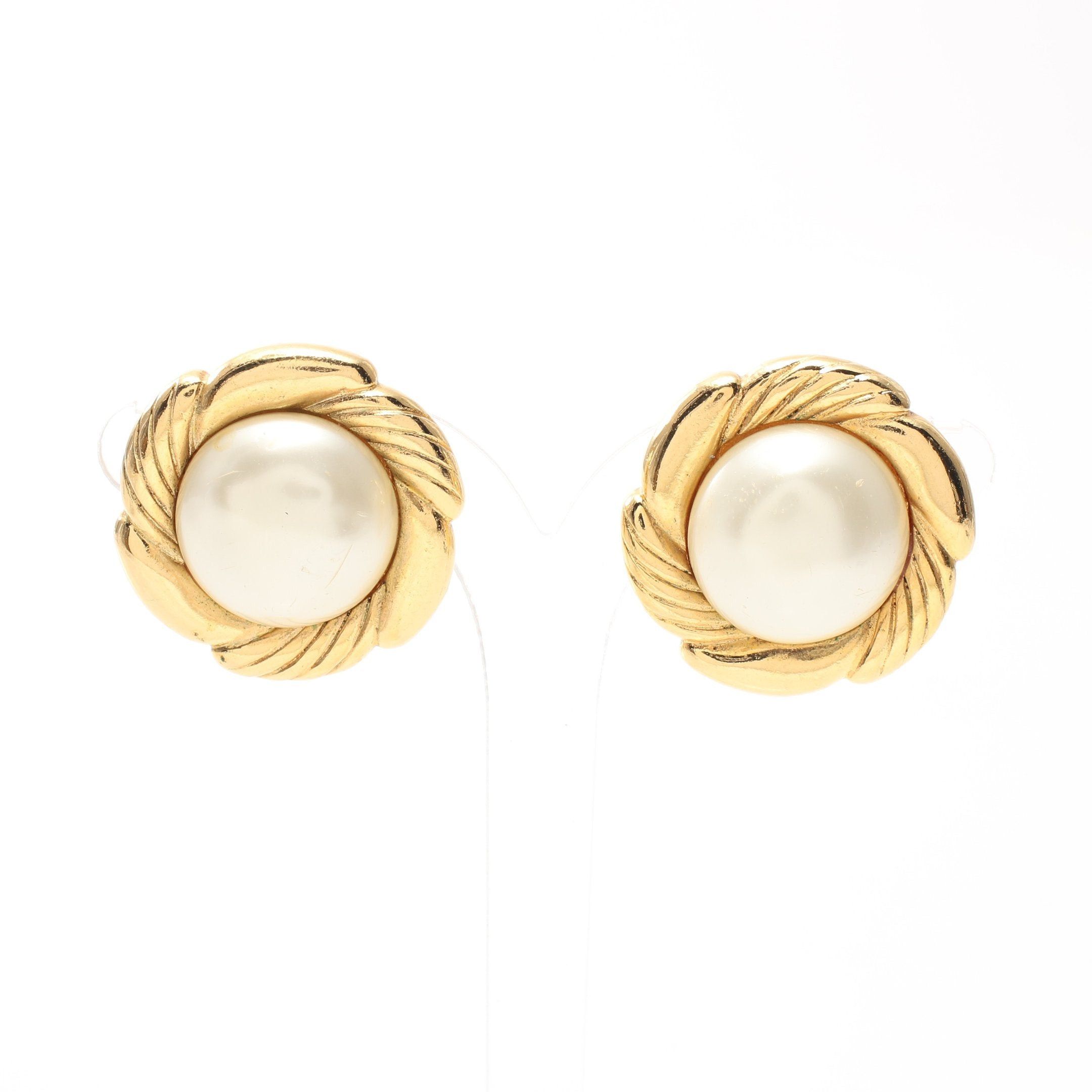 image of Chanel Flower Earrings Gp Fake Pearl Gold Off White Vintage, Women's