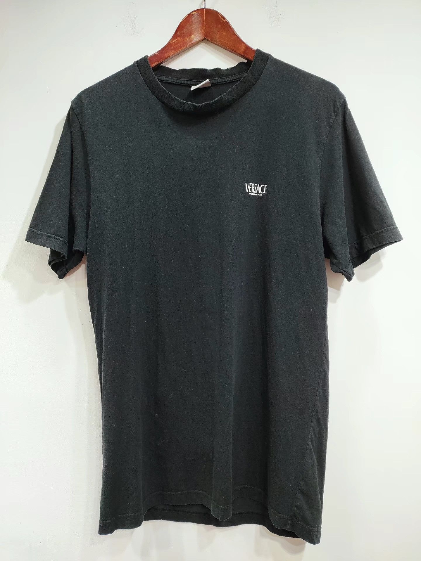 Versace Versace Men's Black Short Sleeve T-shirt K29 Size US L / EU 52-54 / 3 - 1 Thumbnail