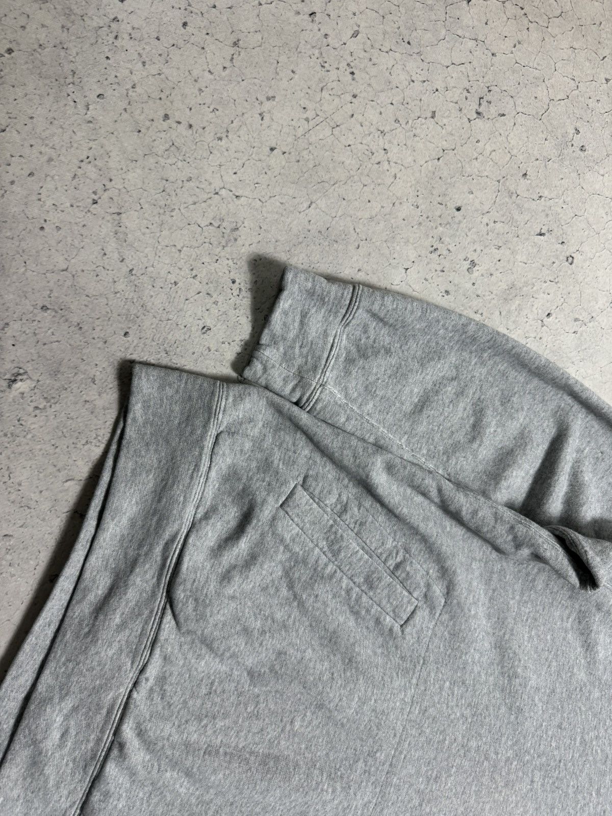 Comme des Garcons PLAY Play Comme Des Garcons CDG Love Grey Hoodie Size XL Size US XL / EU 56 / 4 - 3 Thumbnail