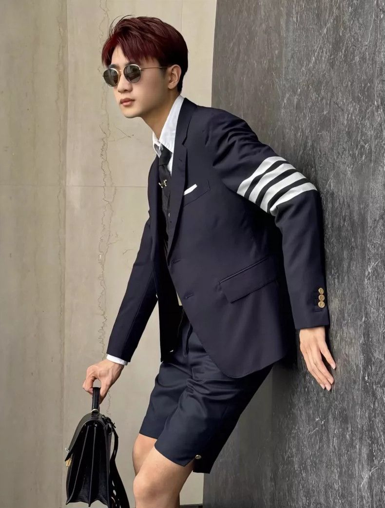 Thom Browne Thom Browne Classic four-bar suit jacket 2505-Nextarrow Size US L / EU 52-54 / 3 - 6 Thumbnail