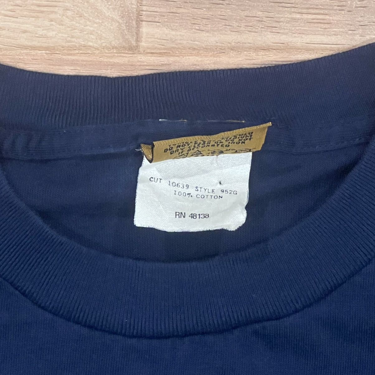 Nutmeg Vintage Cleveland Indians Nutmeg Navy Blue XL T Shirt Size US XL / EU 56 / 4 - 4 Thumbnail