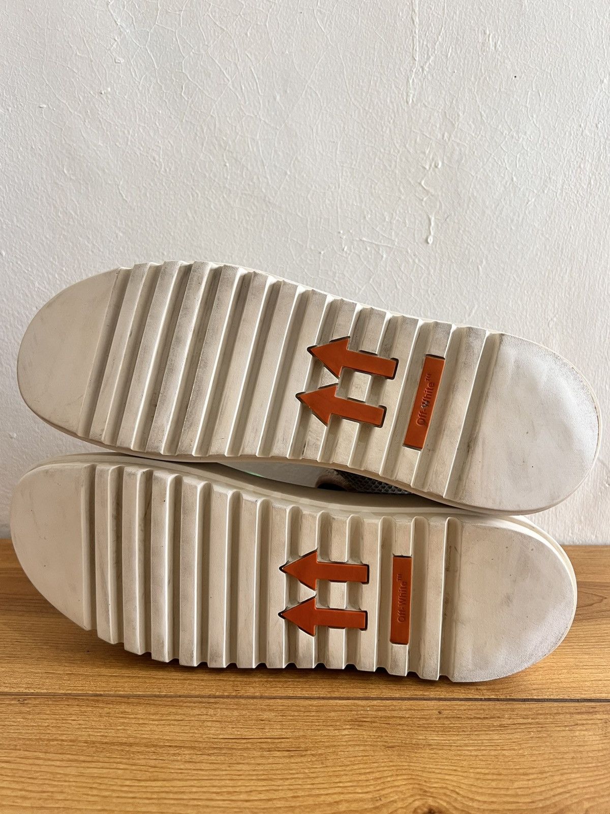 Off-White × Virgil Abloh Off-White MOTO WRAP Light Grey Size US 10 / EU 43 - 16 Thumbnail