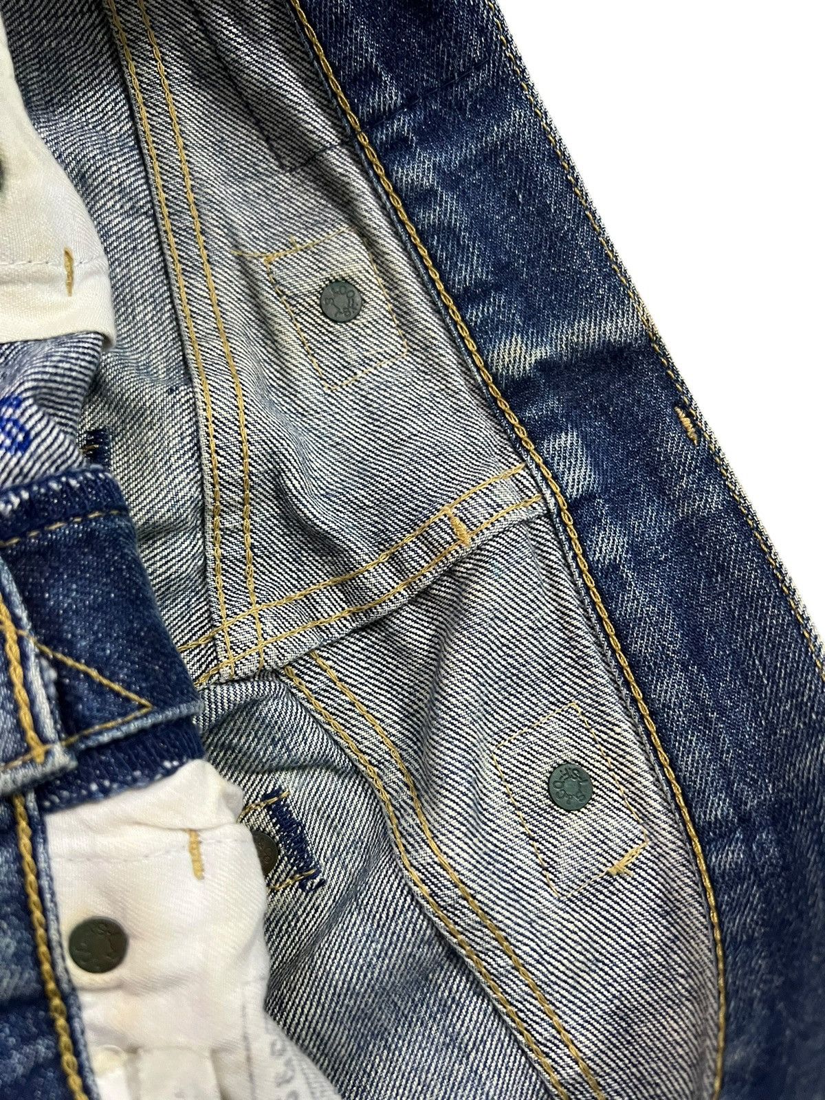 Levi's LEVI’S 702 BIG E BACKLE BACK SELVEDGE FADED DISTRESSED JEAN Size US 28 / EU 44 - 16 Thumbnail
