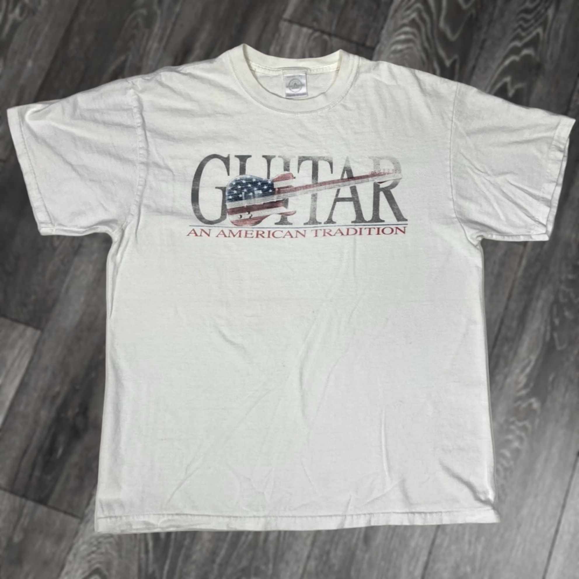 Delta VINTAGE Delta USA Graphic Print T-Shirt Men Large White Cotton Logo Crew Neck Short Sleeve Size US L / EU 52-54 / 3 - 1 Thumbnail