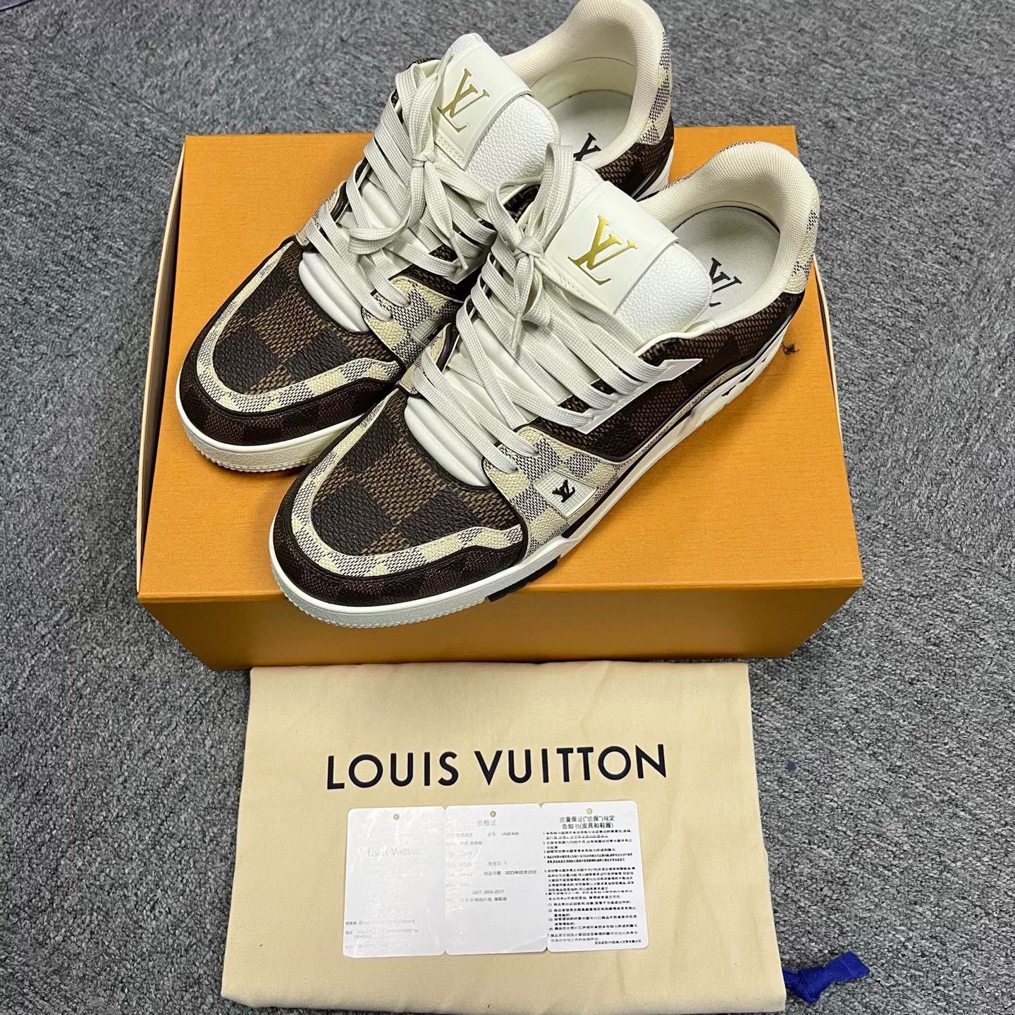 Louis Vuitton Louis Vuitton Checkered Brown Lowtop Sneakers 10 Men Size US 10 / EU 43 - 1 Thumbnail