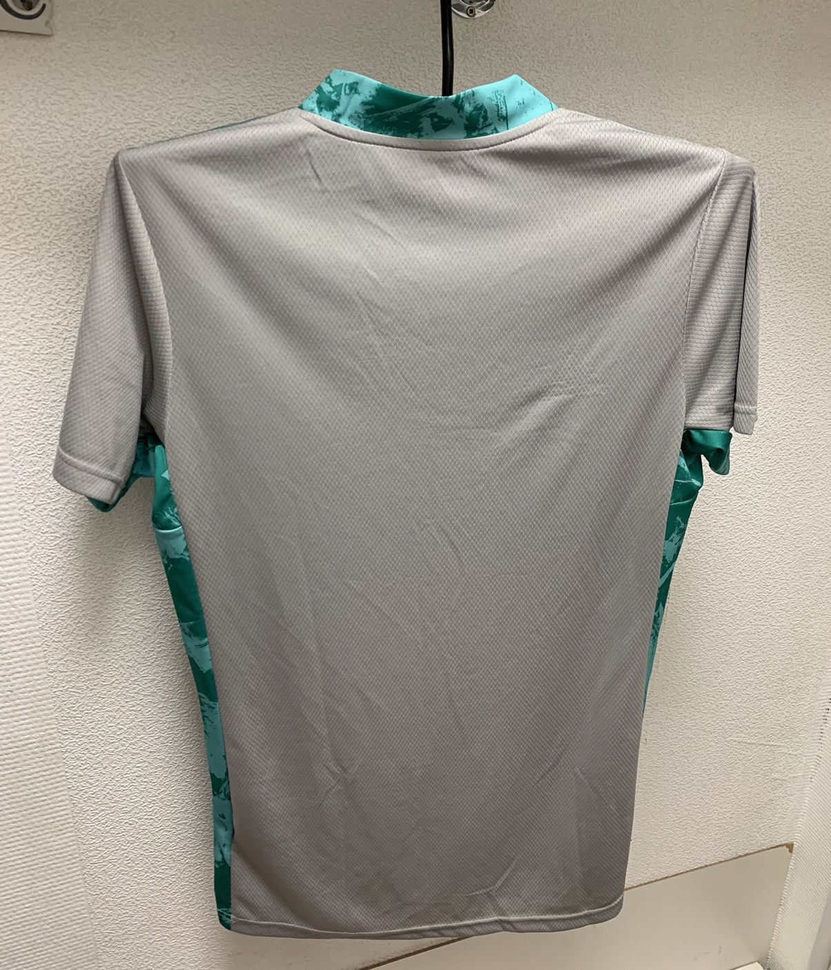 Adidas Wolverhampton adidas soccer jersey M 2020 ManbetX Size US M / EU 48-50 / 2 - 6 Thumbnail