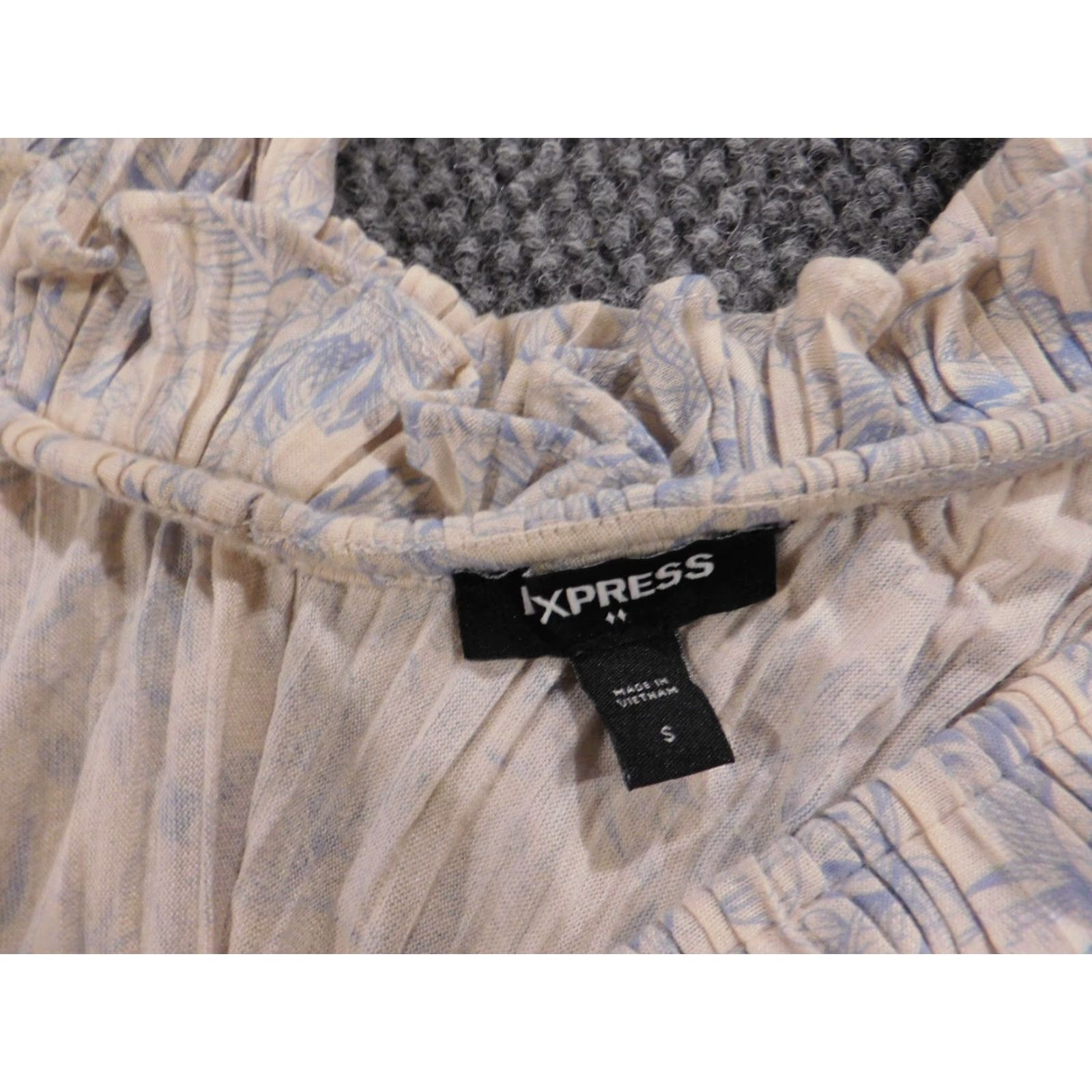 Express Express Blouse Women Small Blue Floral Pullover Casual Shirt Regular S Long Sleeve Collared Polyester Down Pattern: Floral Designer Style Size S / US 4 / IT 40 - 4 Thumbnail