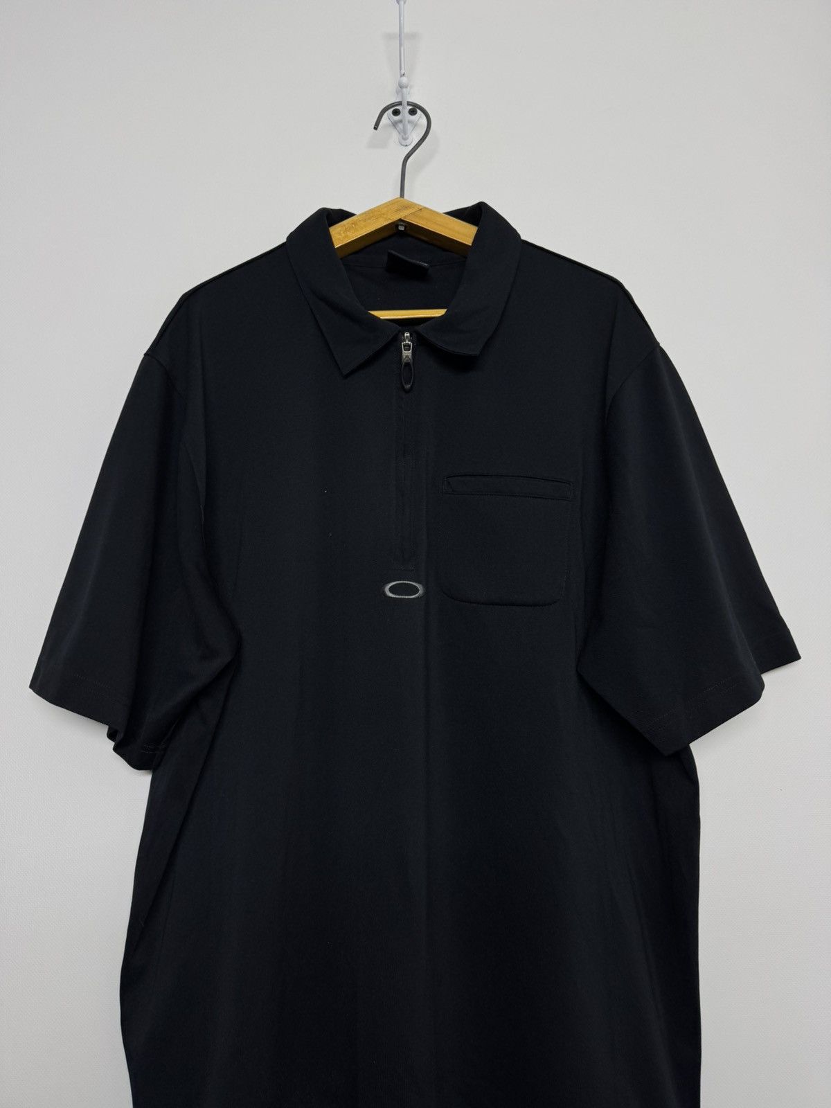 Oakley Vintage OAKLEY Center Logo Polo Hype Rare Gorpcore Size US XL / EU 56 / 4 - 2 Thumbnail