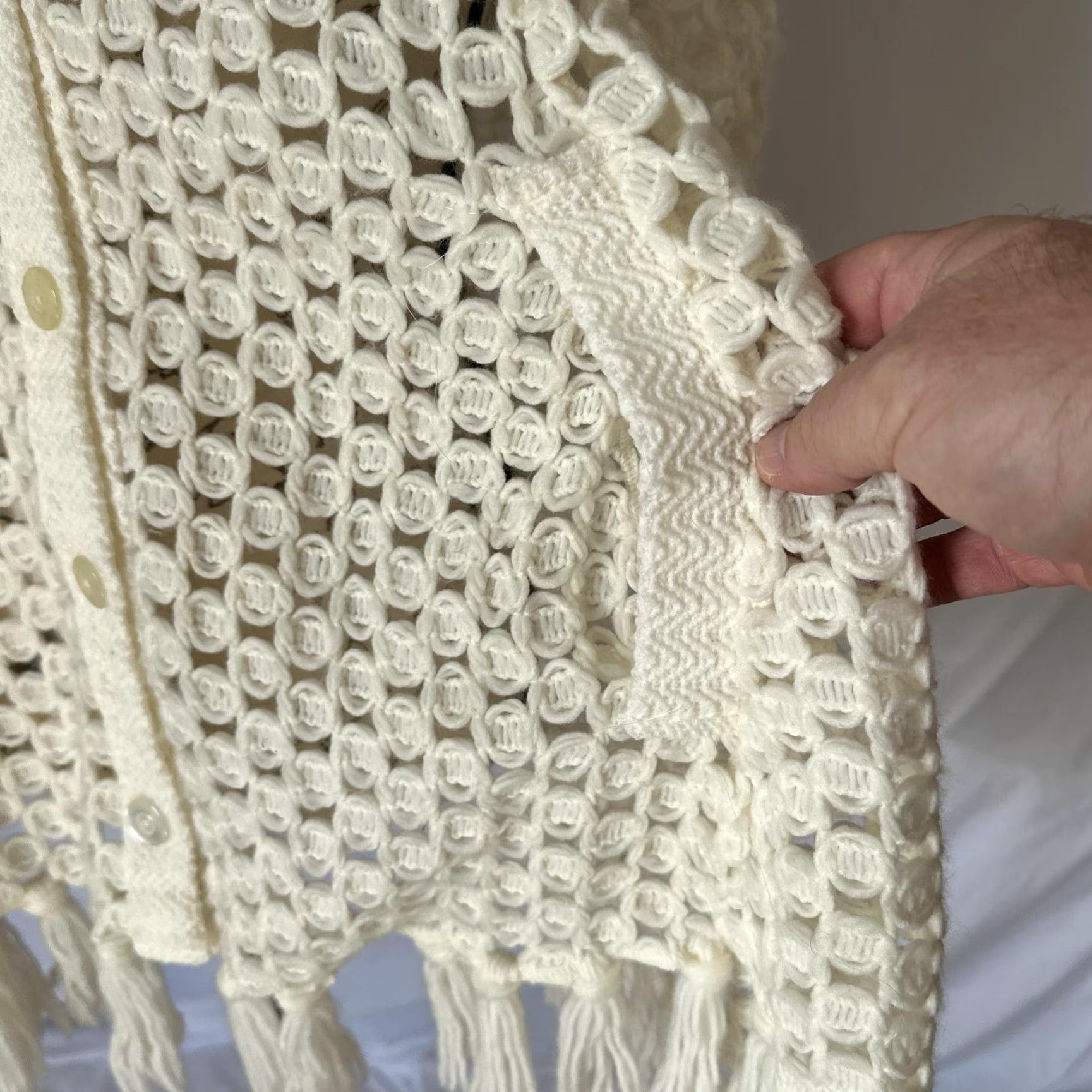Vintage Vintage Ivory Fringe Open Knit 70s Womens One Size Crochet Cape Poncho Size ONE SIZE - 5 Thumbnail