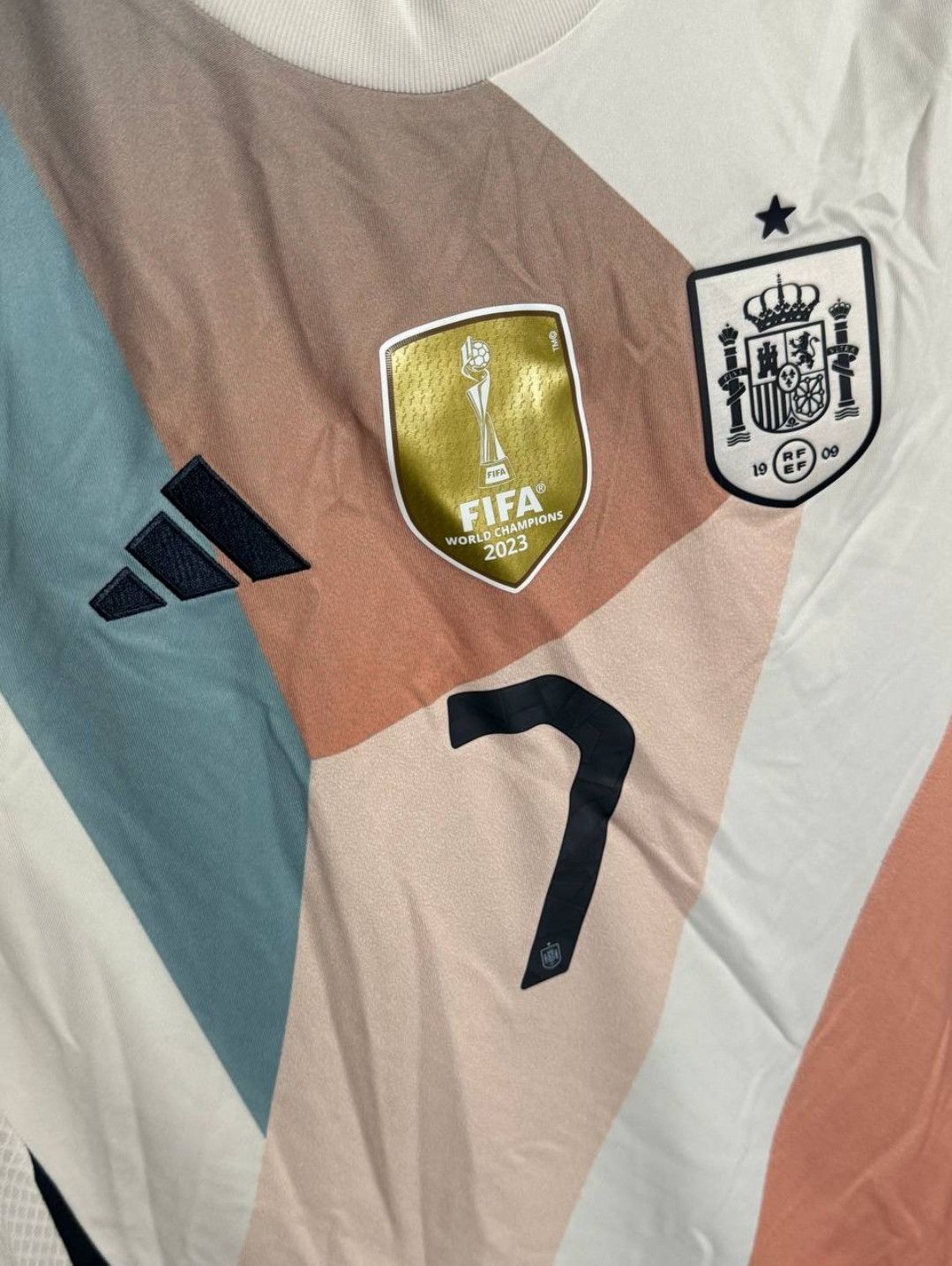 Adidas Spain Women's Football Team 2025 Away Jersey T-Shirt Size M / US 6-8 / IT 42-44 - 3 Thumbnail