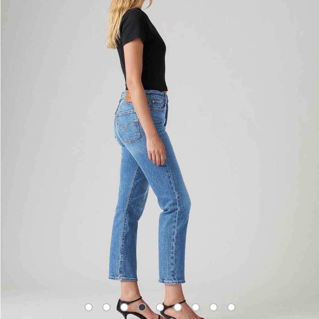 Levi's Levi’s Premium Denim WEDGIE Jean Blue Medium Wash Women 24. Size 42" / US 20 - 15 Thumbnail