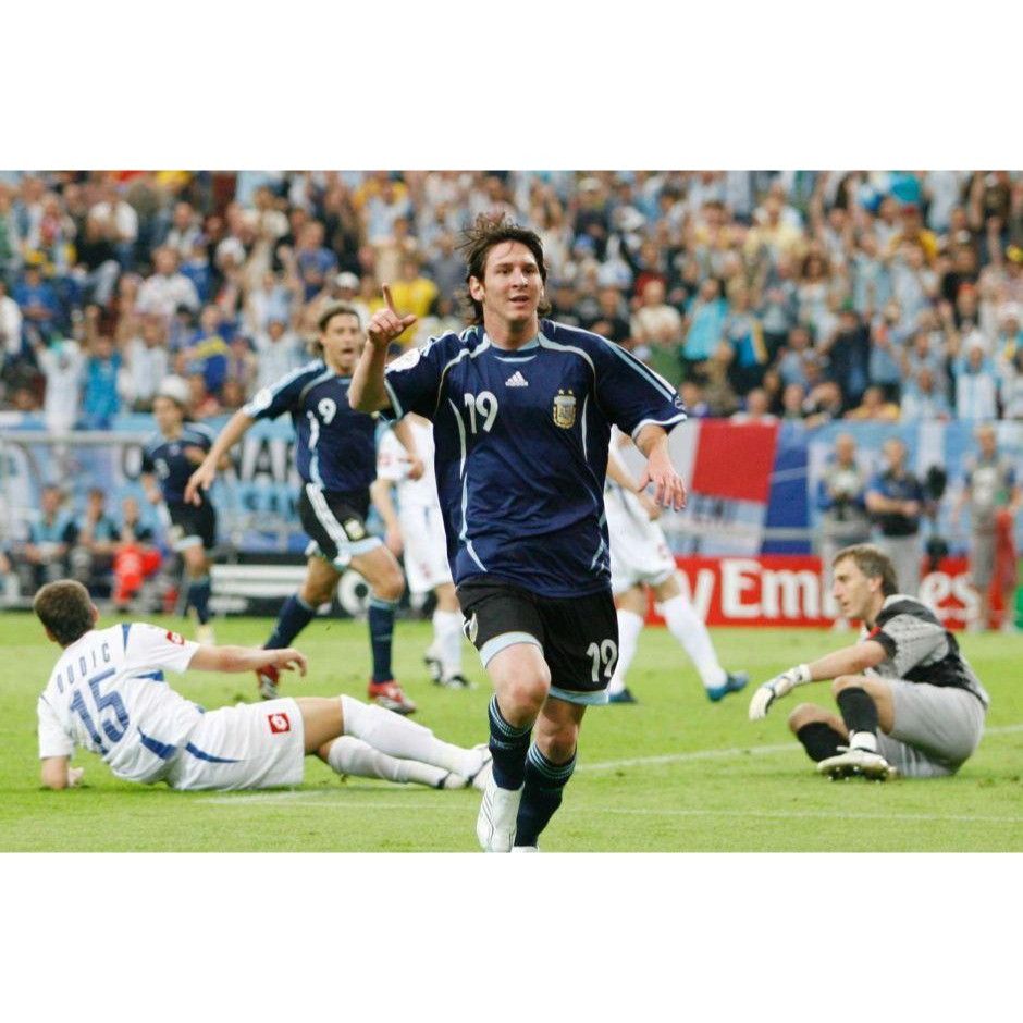 Adidas Messi Argentina 2006 WORLD CUP Away Soccer Jersey Shirt M Size US M / EU 48-50 / 2 - 9 Thumbnail